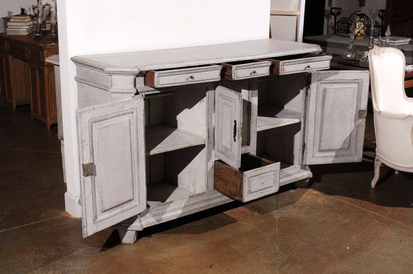 Late 18th Century Swedish Gustavian Painted Wood Sideboard with Fluted Pilasters For Sale 3