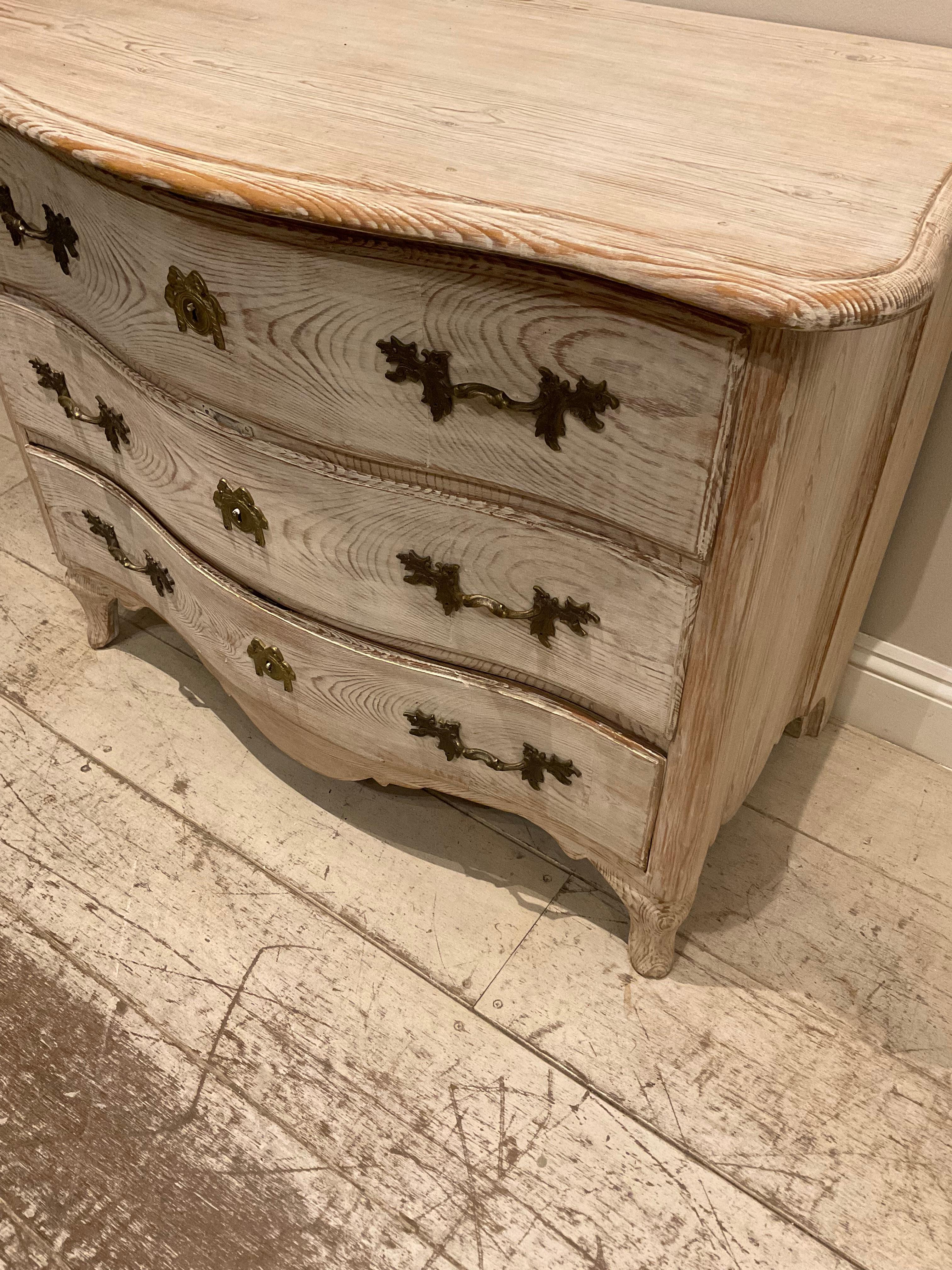18th Century and Earlier  18th Century Swedish Oak Serpentine Front Three Drawer Commode
