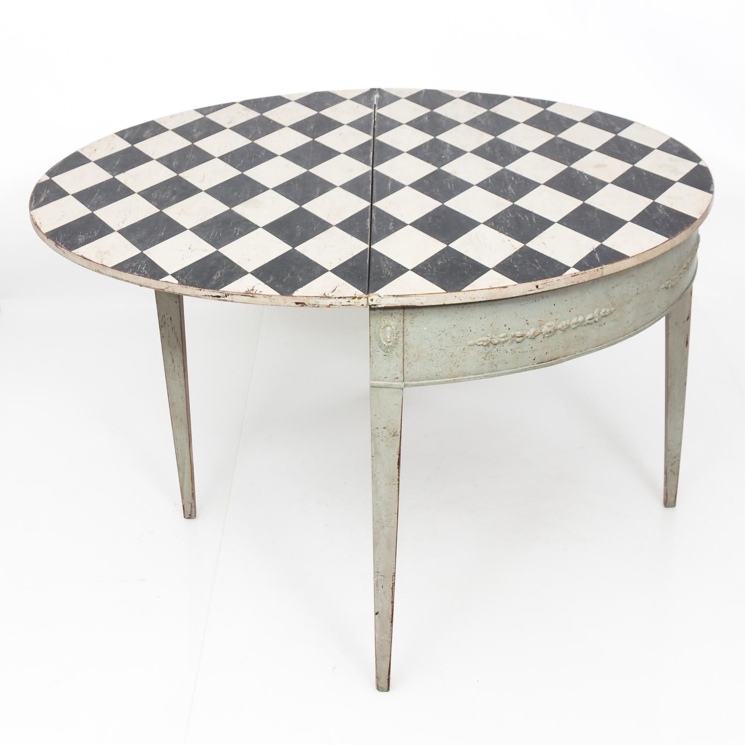 Late 18th Century Swedish Painted Drop Leaf Center Table For Sale 12