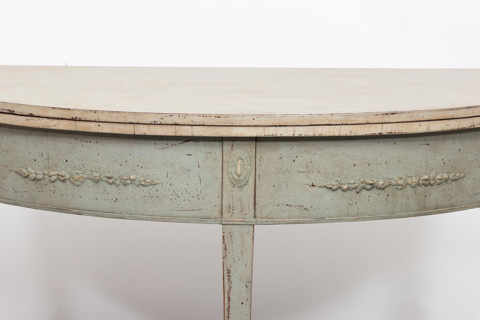 Pine Late 18th Century Swedish Painted Drop Leaf Center Table For Sale