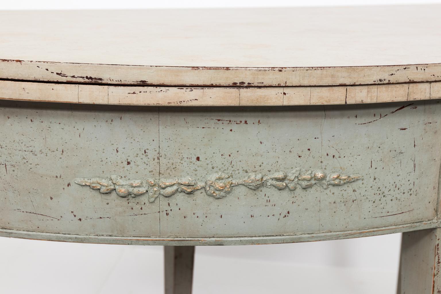Late 18th Century Swedish Painted Drop Leaf Center Table For Sale 3