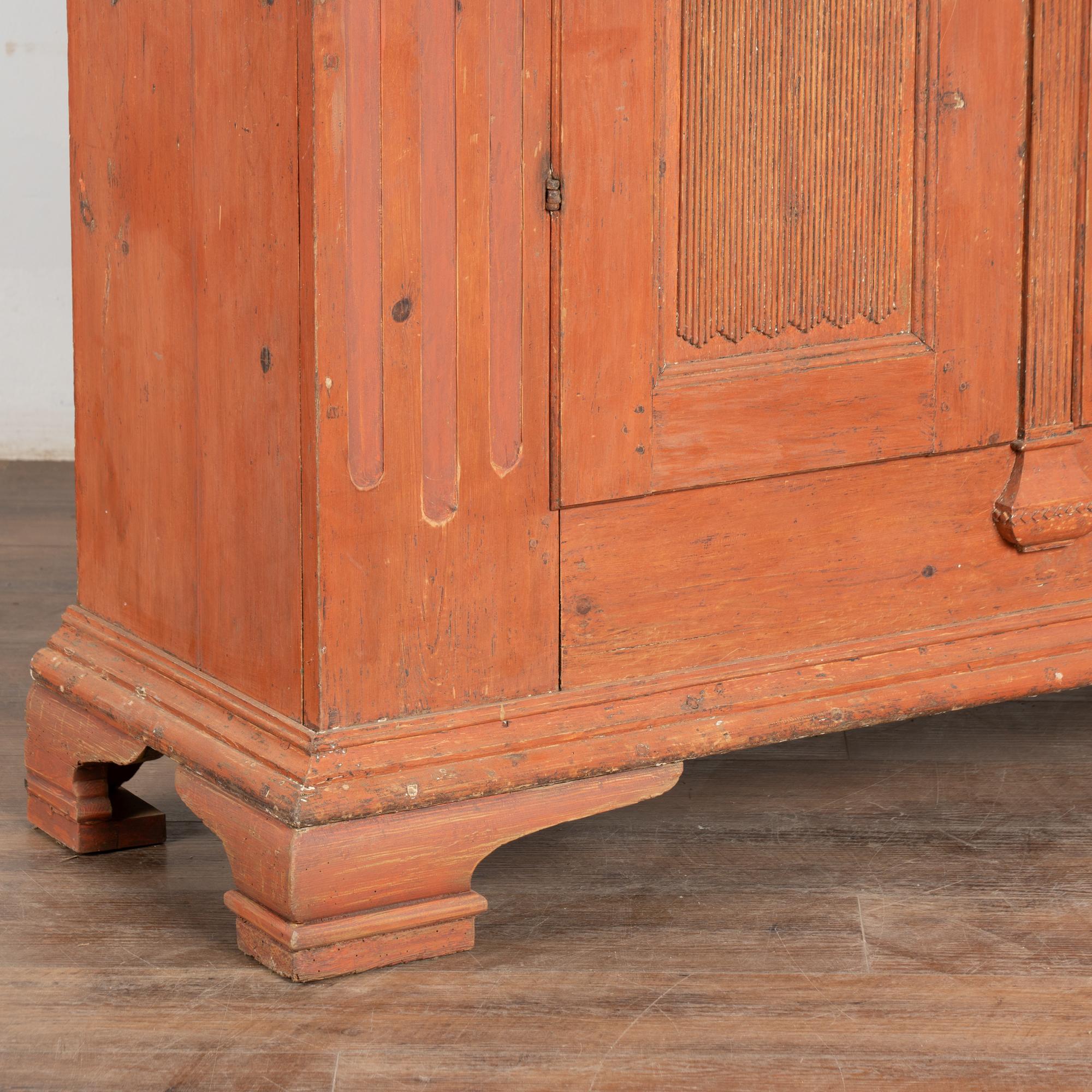 Armoire in pino dipinto svedese della fine del XVIII secolo in vendita 5