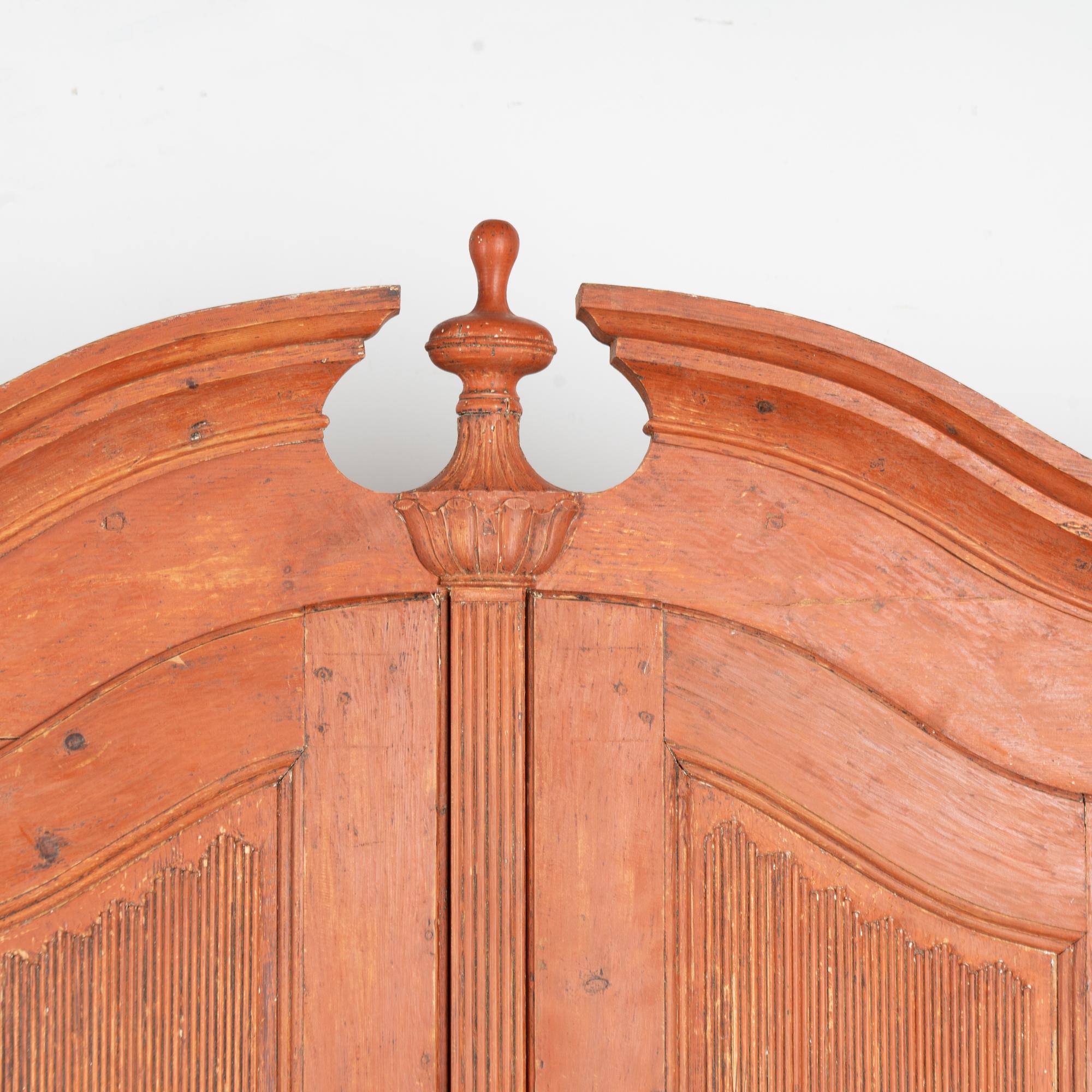 Pino Armoire in pino dipinto svedese della fine del XVIII secolo in vendita