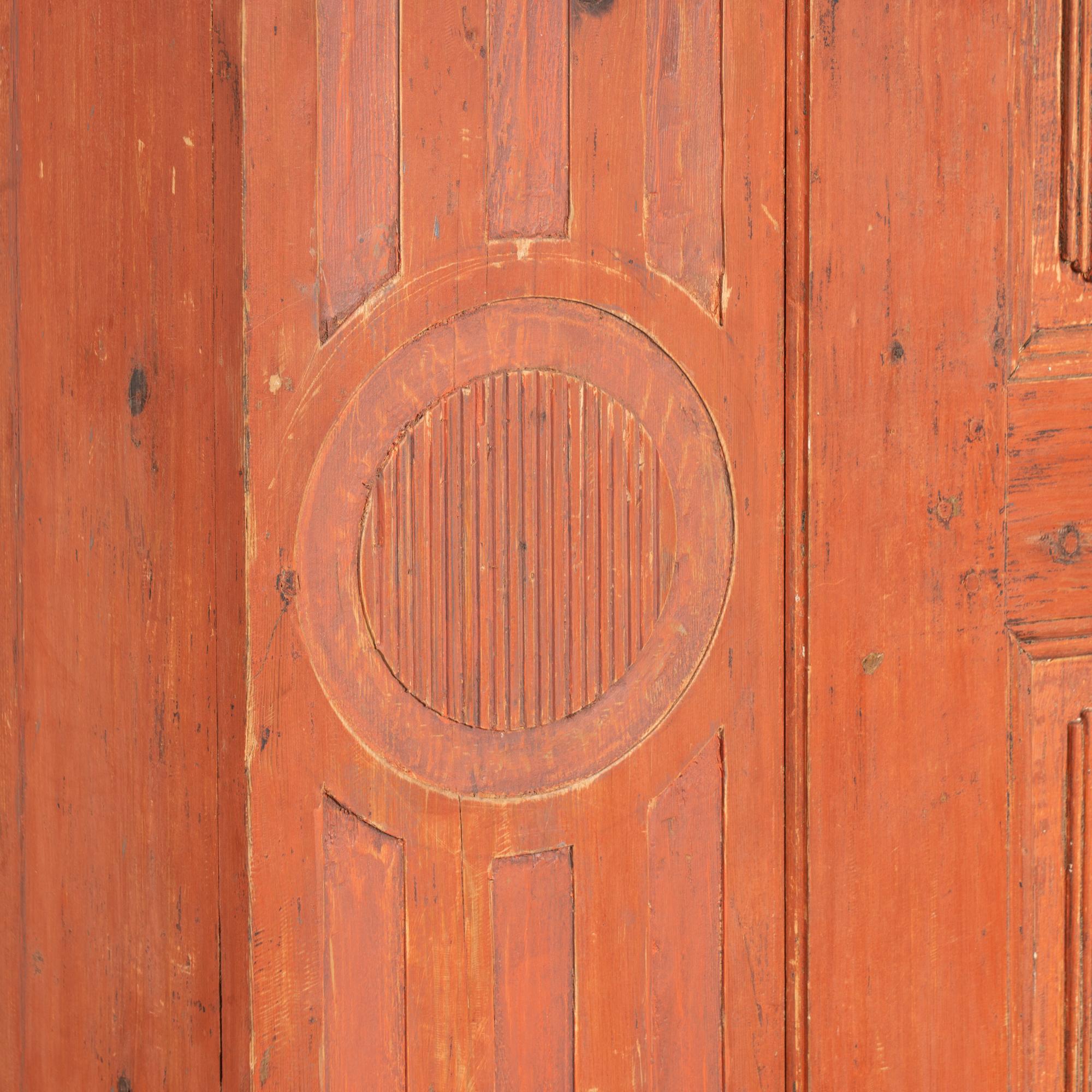Armoire in pino dipinto svedese della fine del XVIII secolo in vendita 3