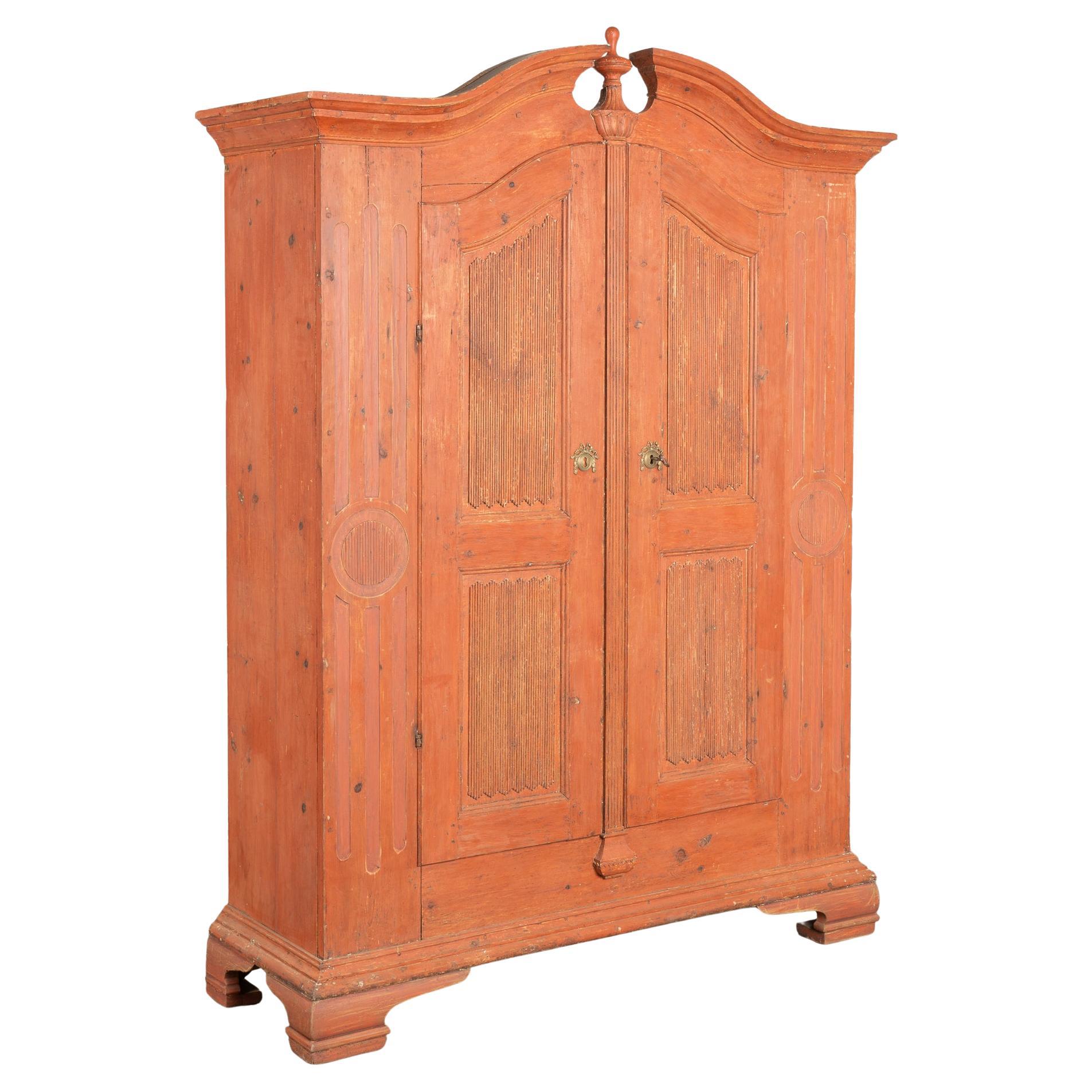 Armoire in pino dipinto svedese della fine del XVIII secolo
