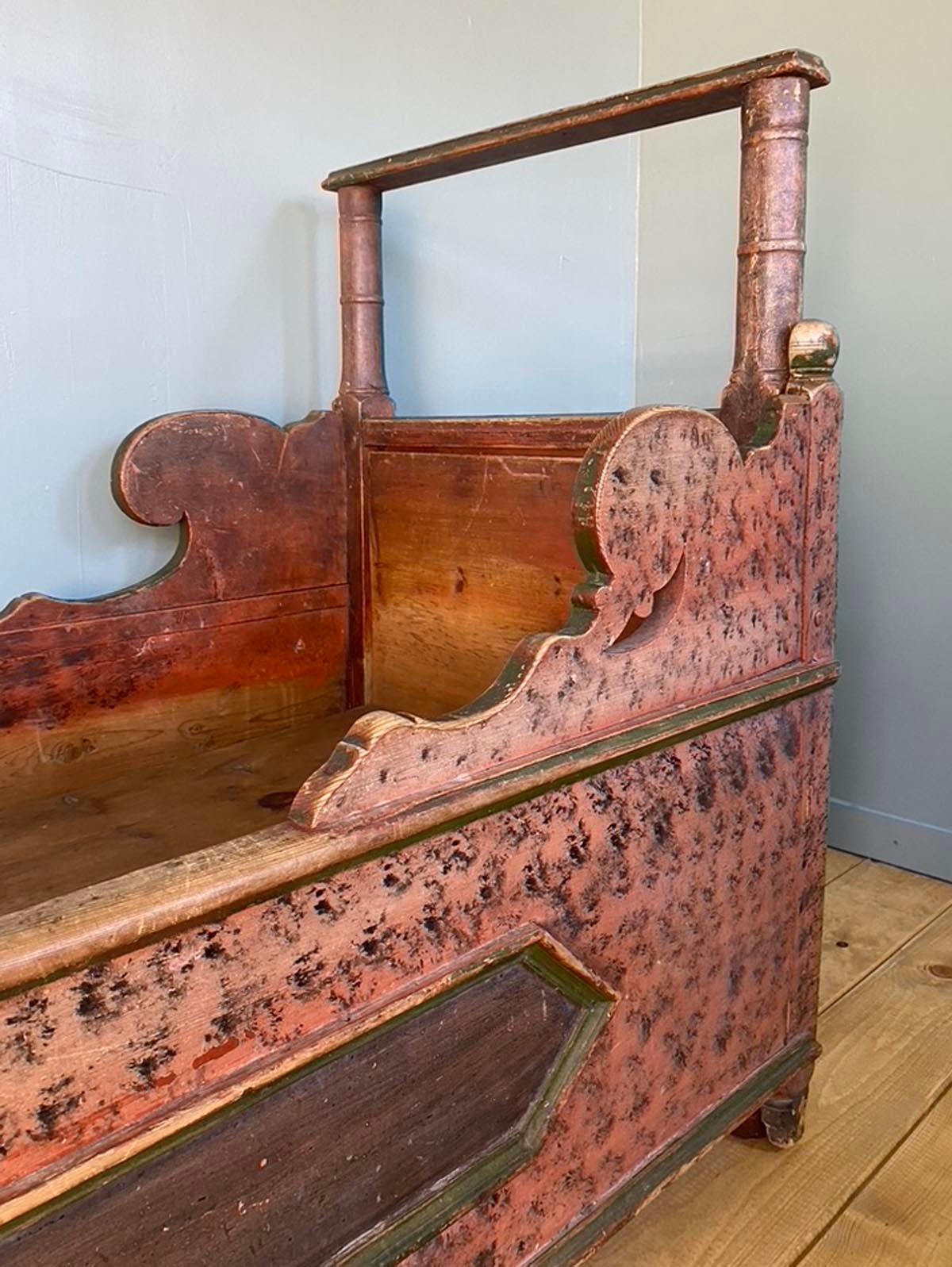 Late 18th Century Swedish Painted Pull Out Bed In Good Condition For Sale In Los Angeles, CA