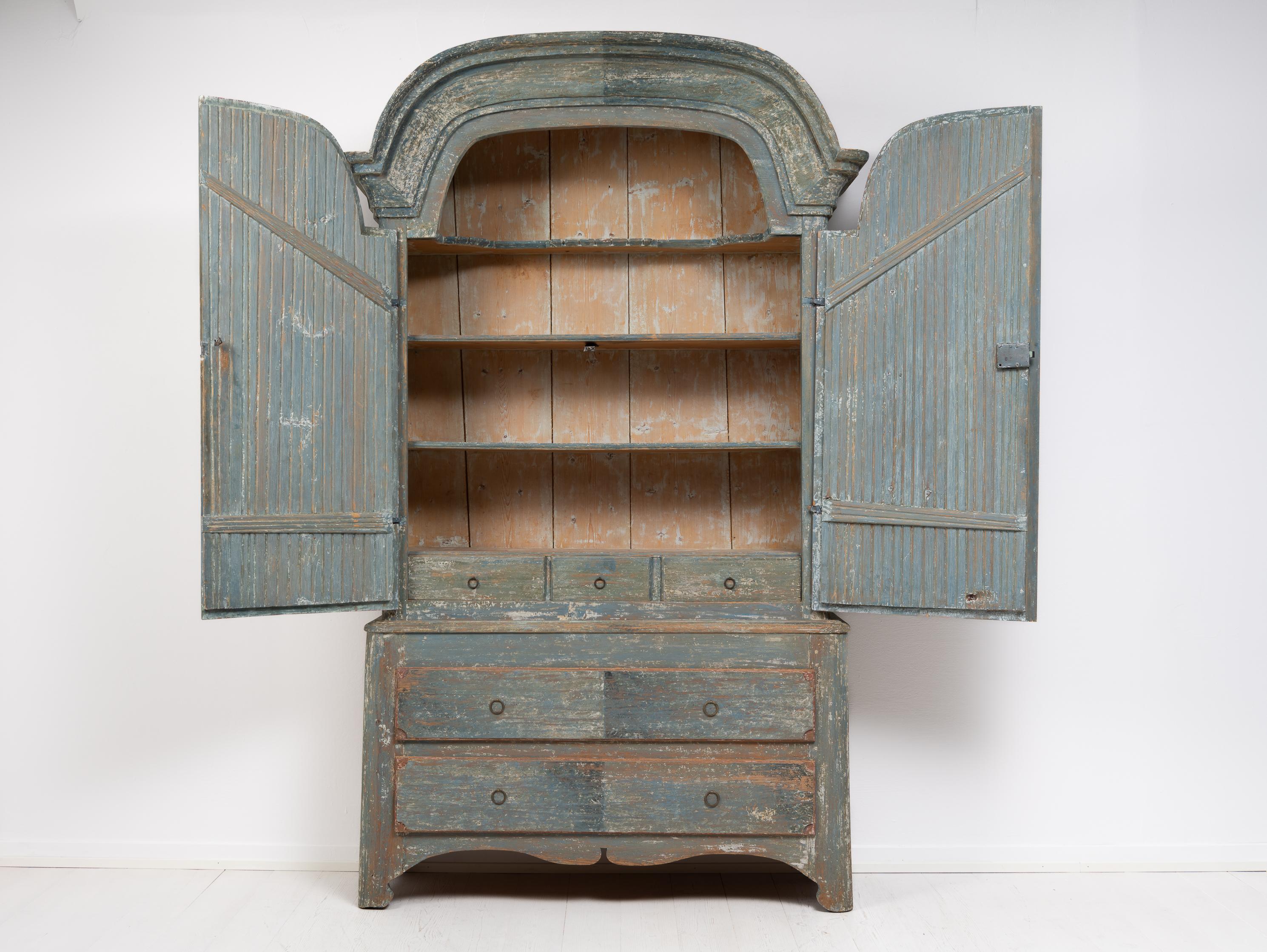 Late 18th Century Swedish Rococo Country Cabinet 1