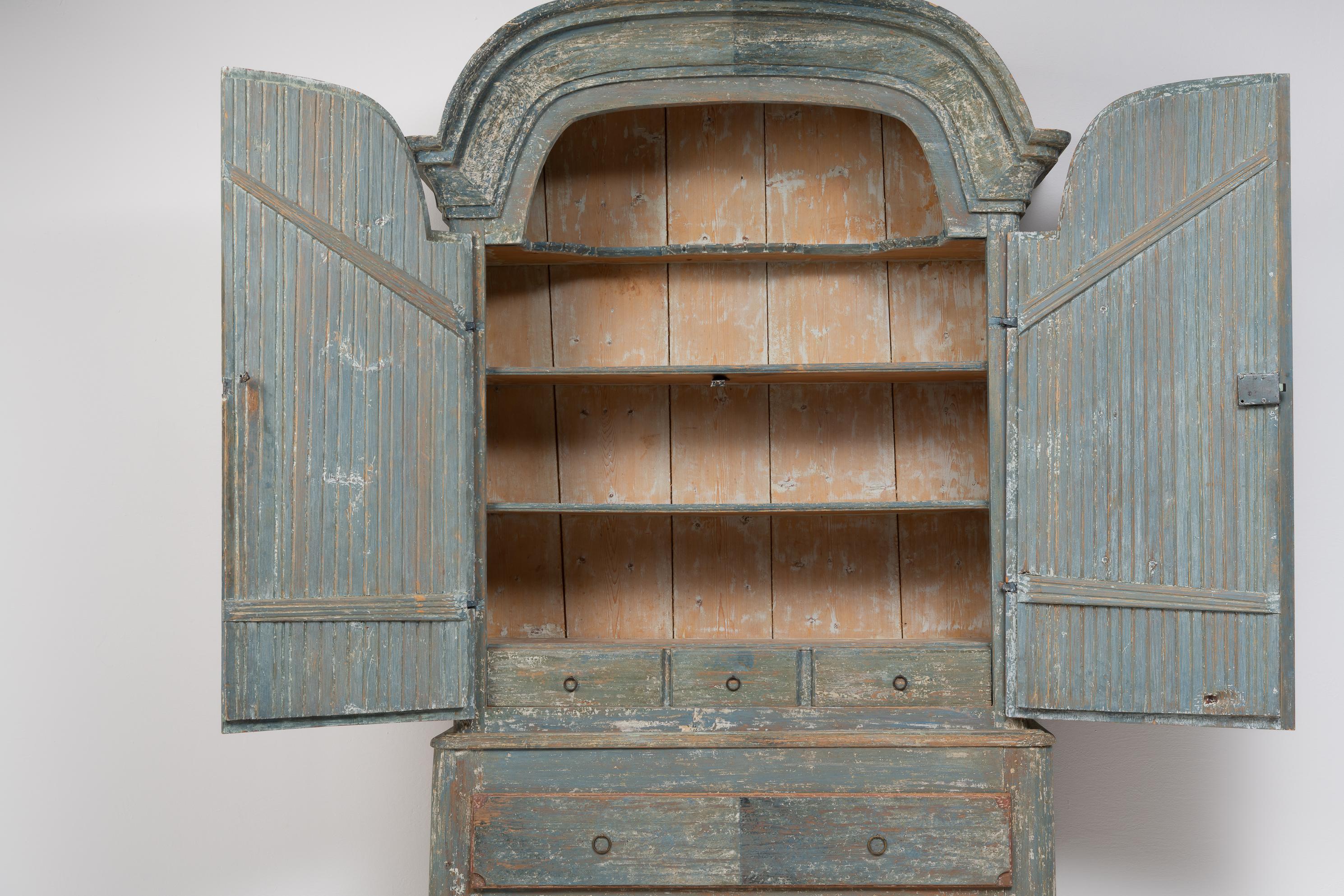 Late 18th Century Swedish Rococo Country Cabinet 4