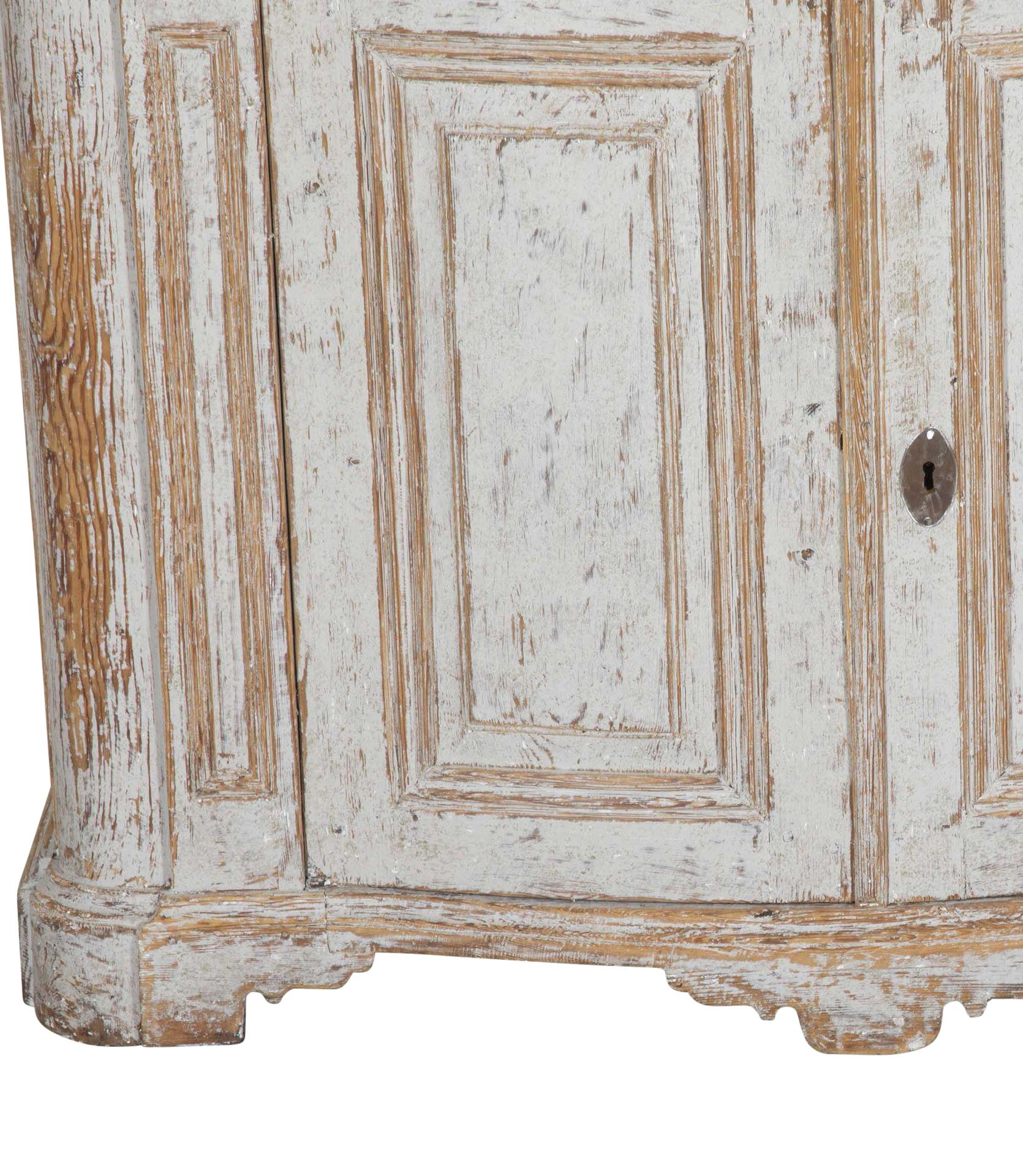 Suédois Cabinet suédois de la fin du XVIIIe siècle de la période rococo en vente