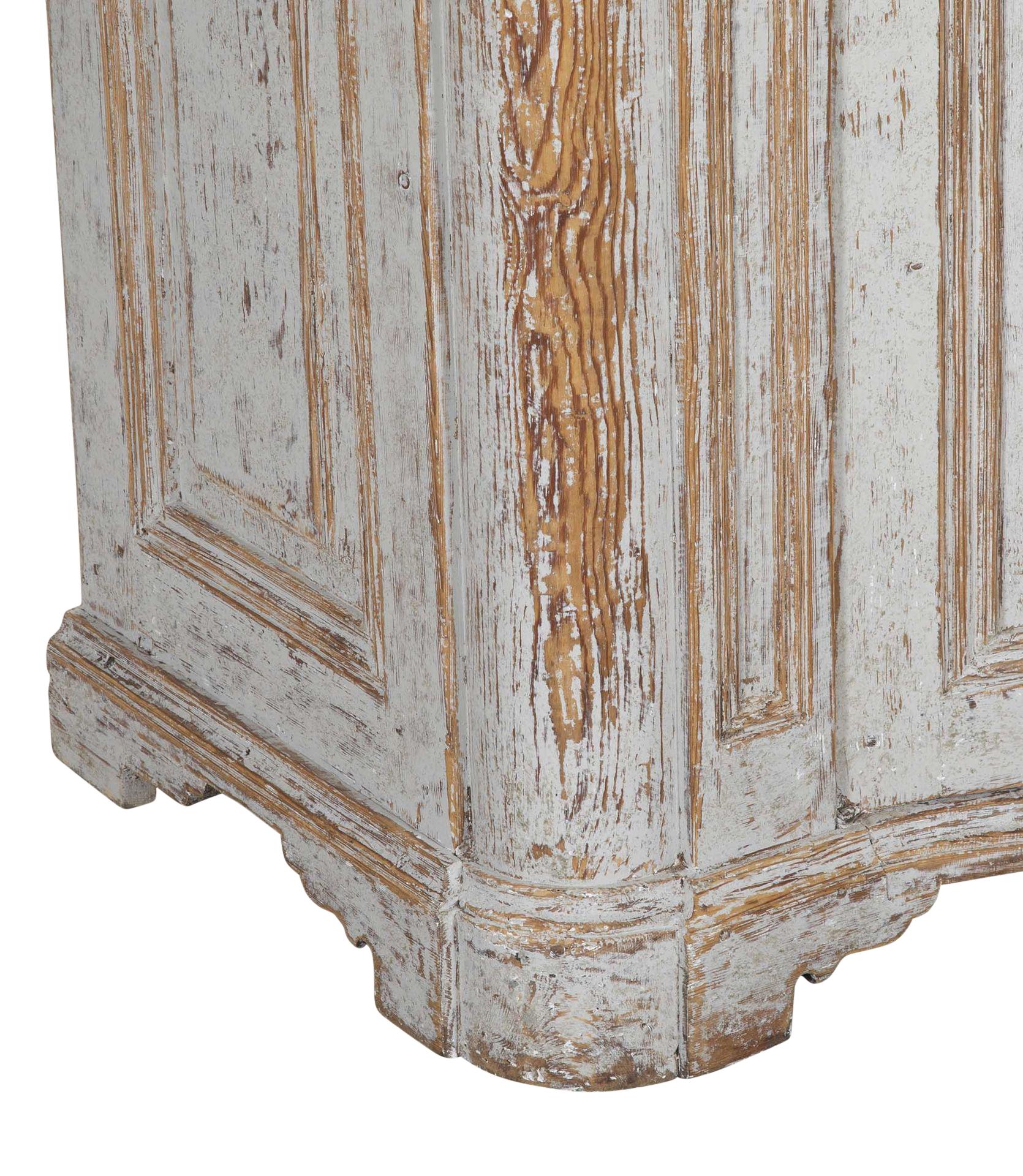 Cabinet suédois de la fin du XVIIIe siècle de la période rococo en vente 1