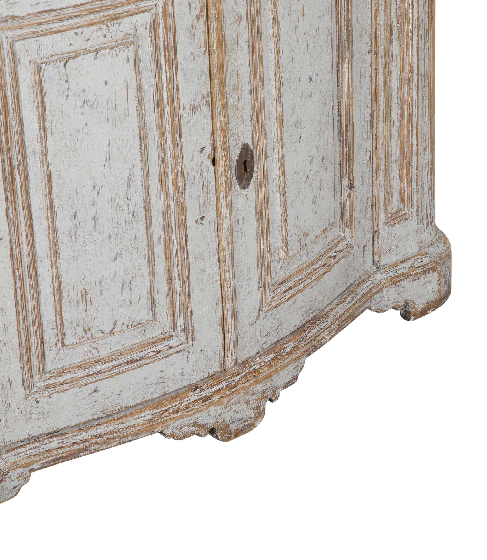 Cabinet suédois de la fin du XVIIIe siècle de la période rococo en vente 2