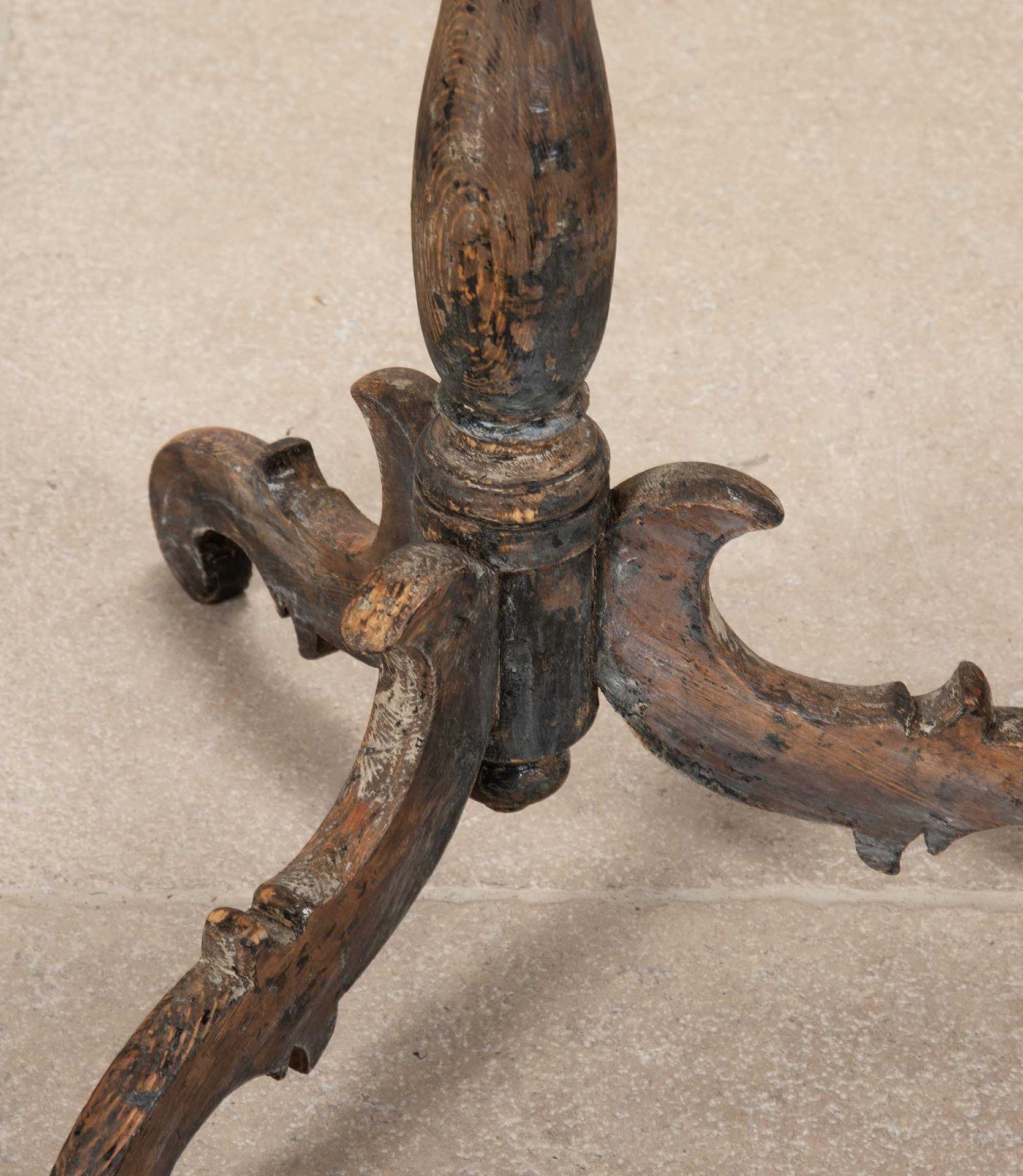 Tavolo rococò svedese della fine del XVIII secolo con vernice originale in vendita 1