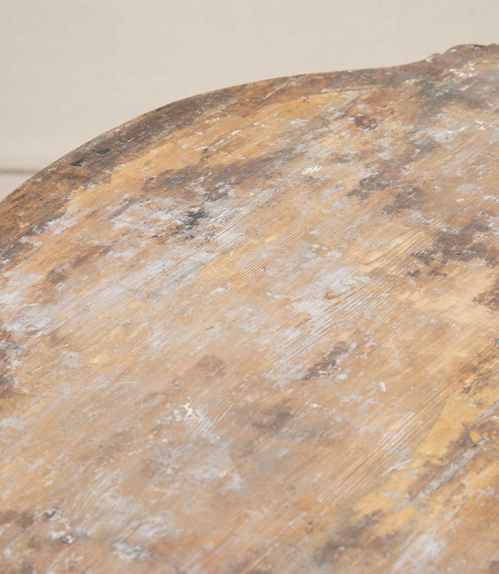 Tavolo rococò svedese della fine del XVIII secolo con vernice originale in vendita 2