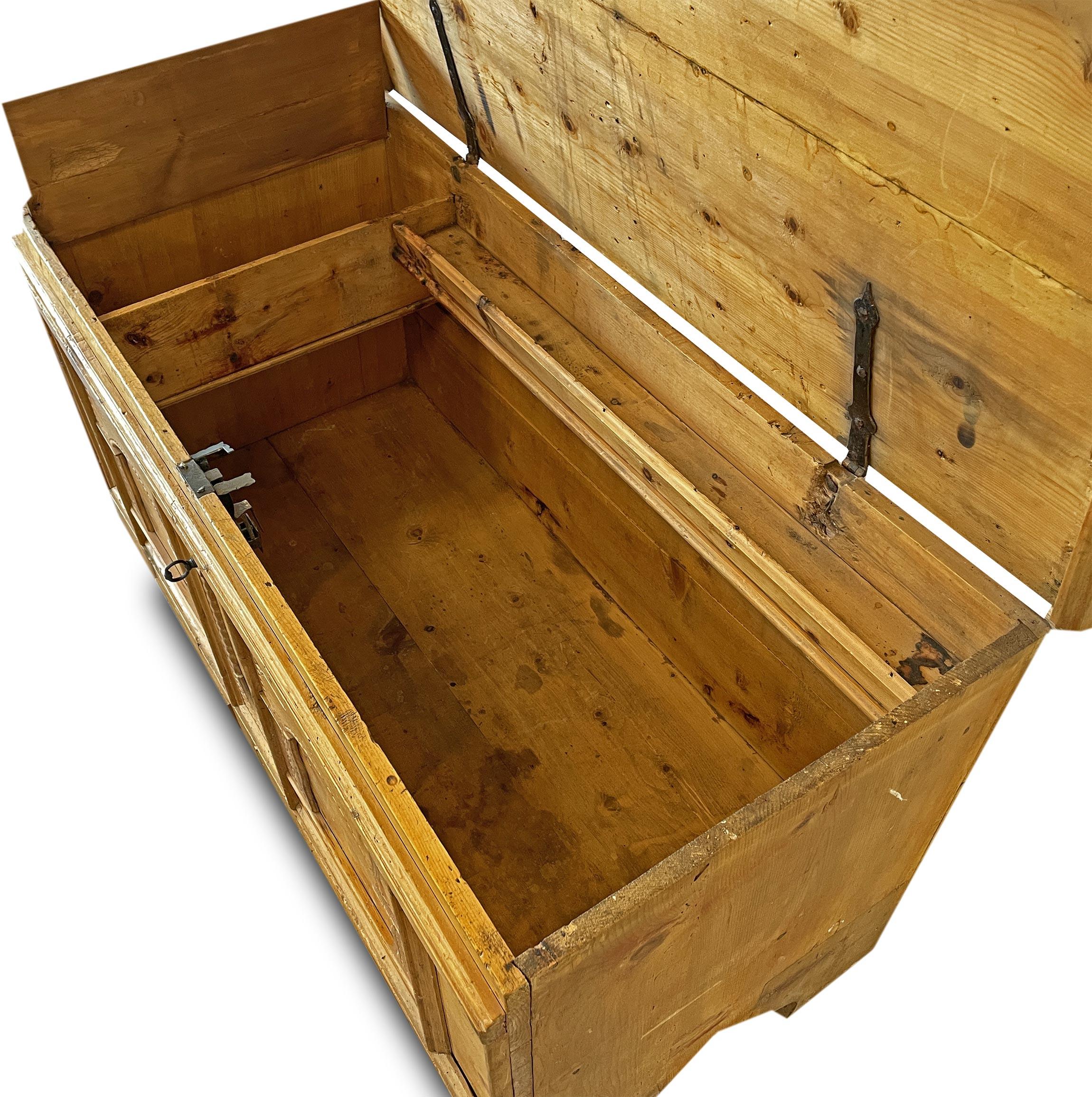 Deckenschrank aus Zirbenholz, 18. Jahrhundert im Angebot 8