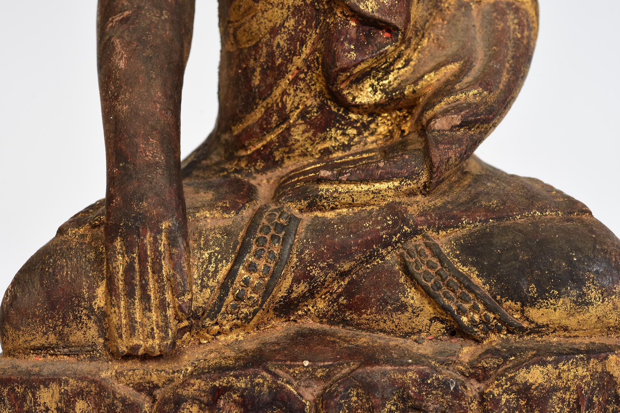 Late 18th Century, Tai Yai Burmese Wooden Seated Buddha In Good Condition For Sale In Sampantawong, TH