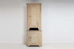 Late 18th Century Tall Swedish Gustavian Corner Cabinet