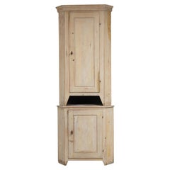 Late 18th Century Tall Swedish Gustavian Corner Cabinet