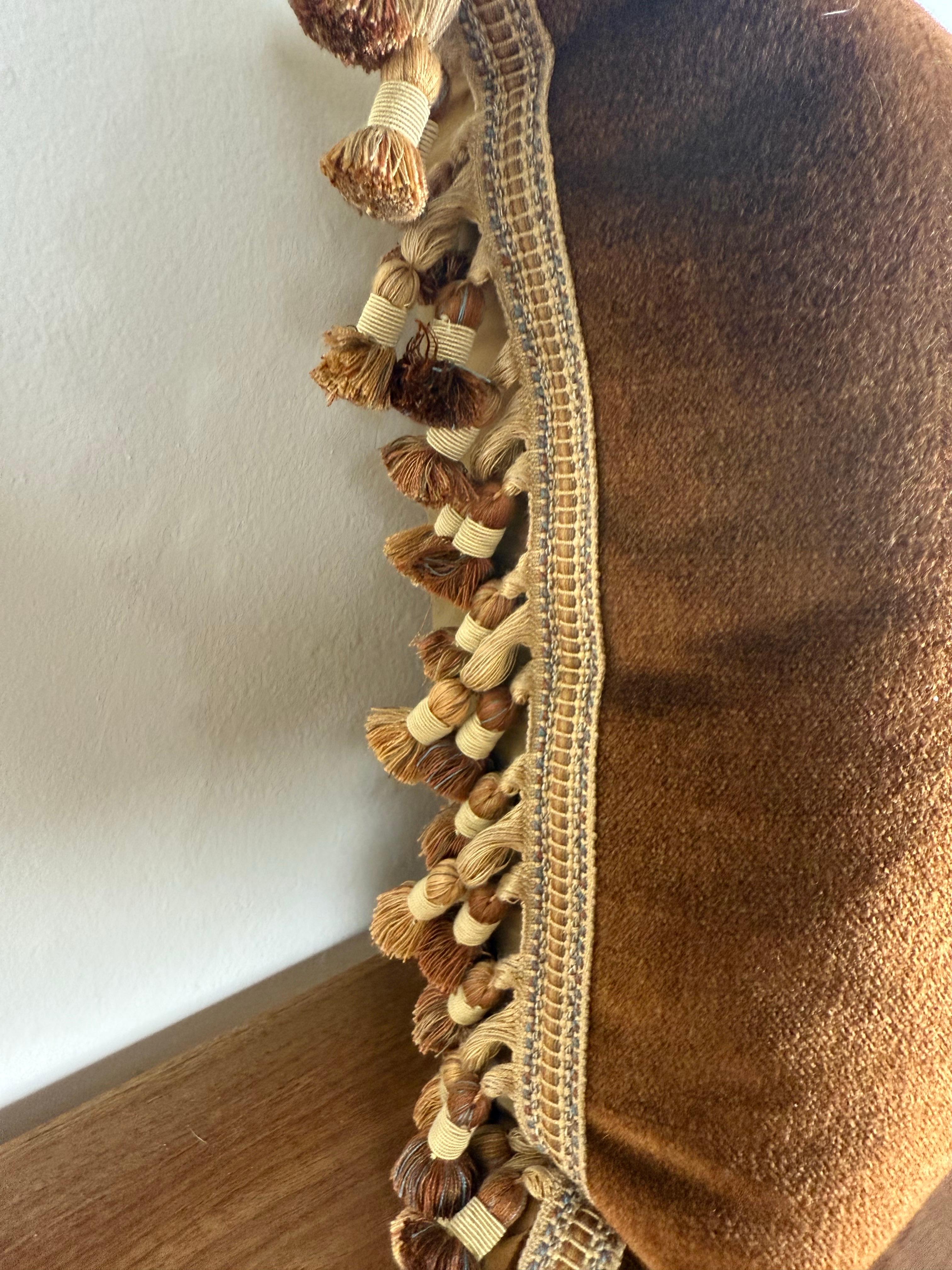 Lana Cuscino ad arazzo della fine del XVIII secolo con velluto e rifiniture contemporanee in vendita