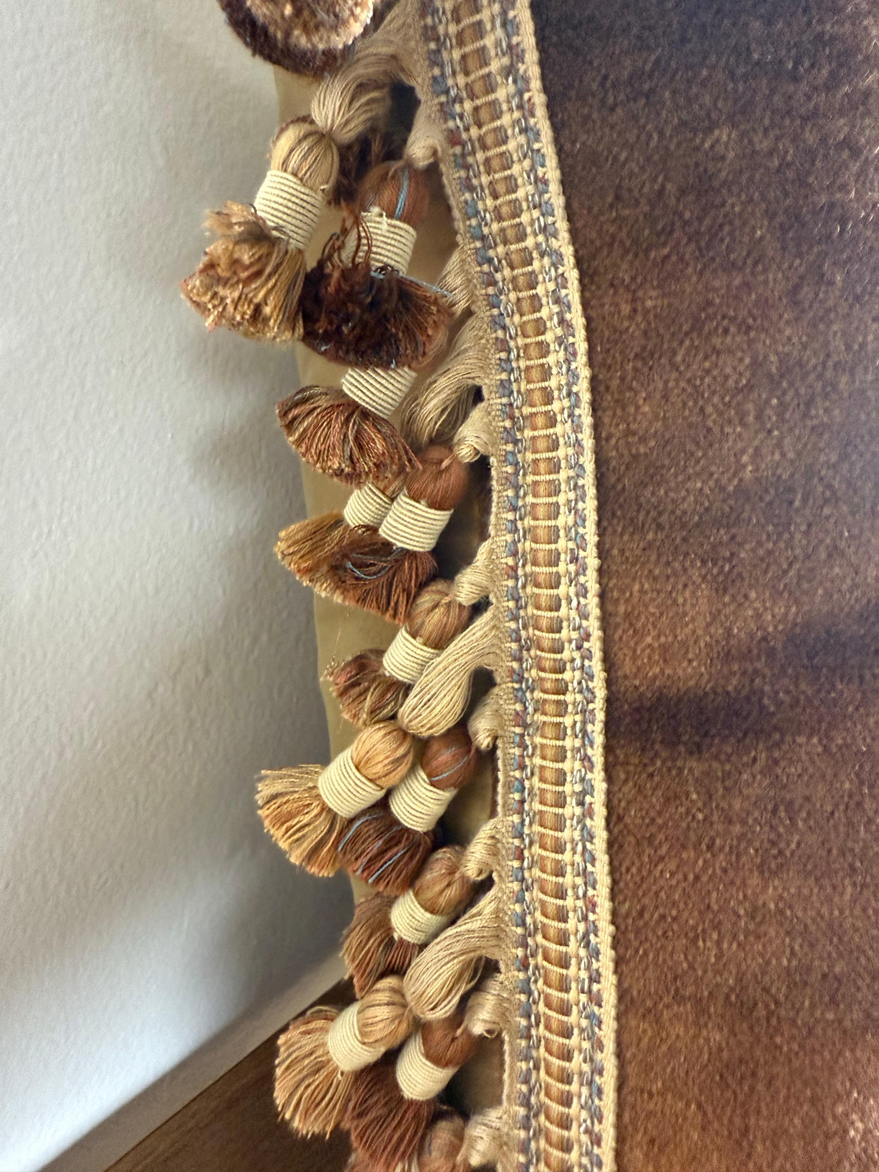 Cuscino ad arazzo della fine del XVIII secolo con velluto e rifiniture contemporanee in vendita 1