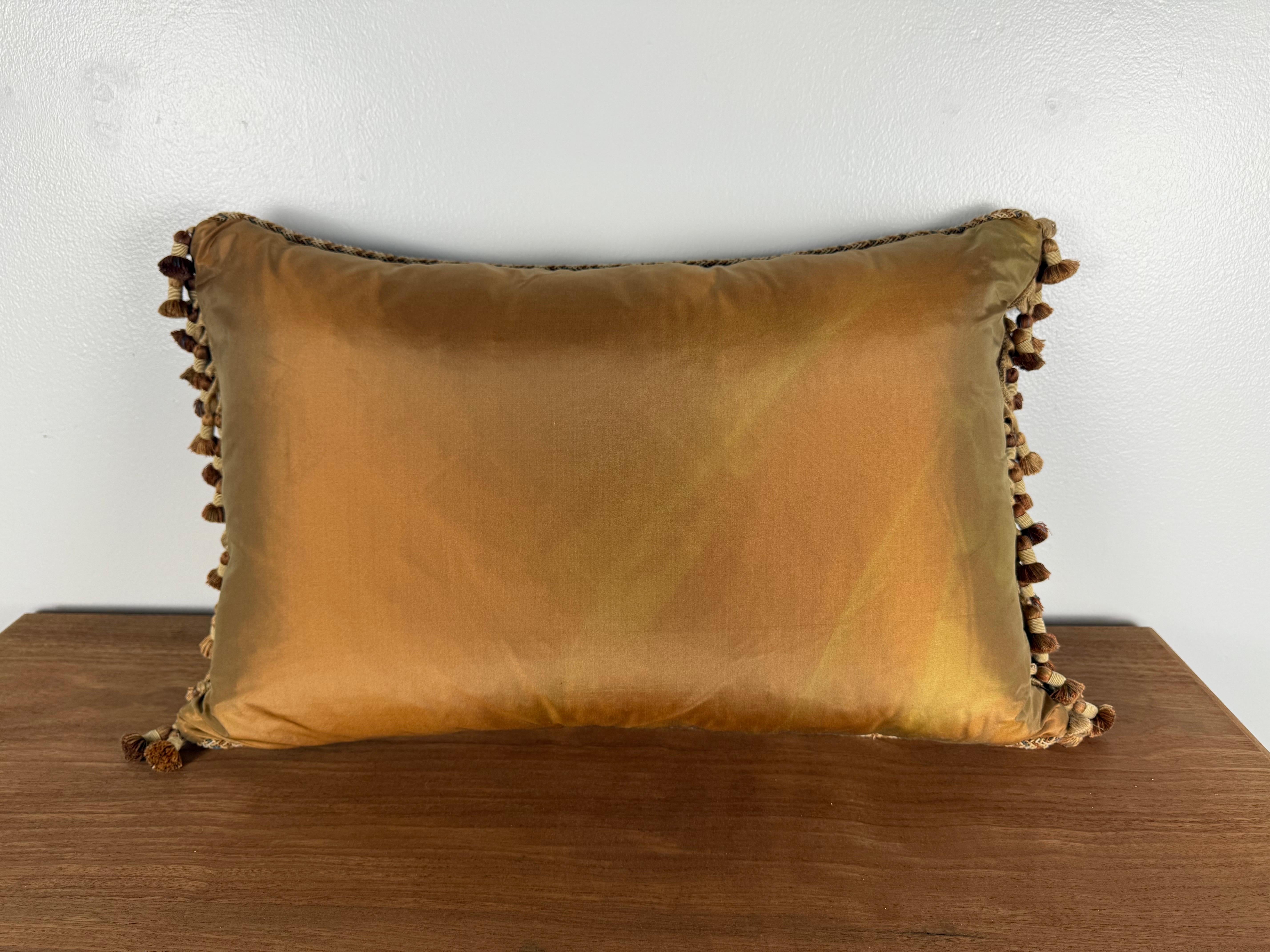 Cuscino ad arazzo della fine del XVIII secolo con velluto e rifiniture contemporanee in vendita 2