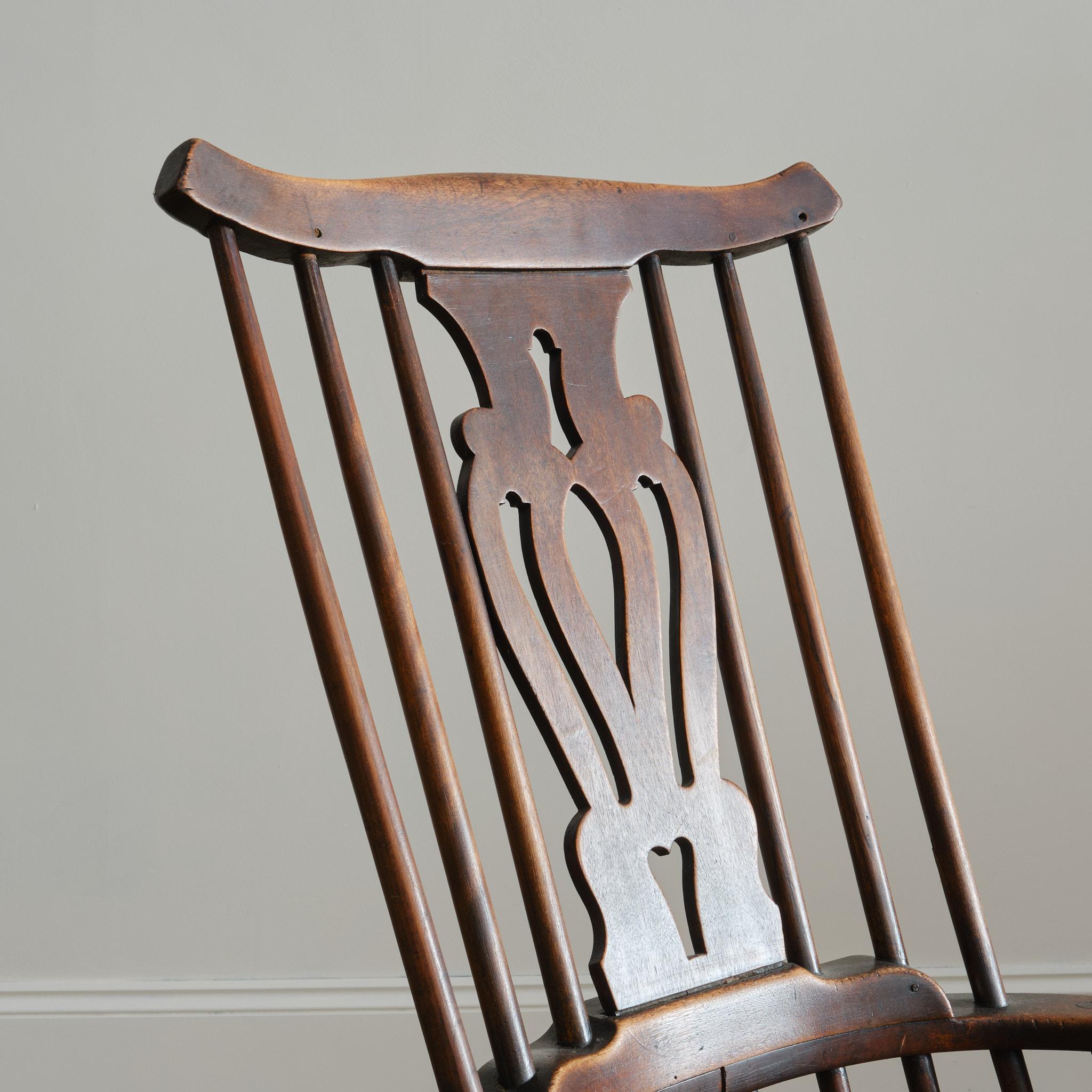 Late 18th Century Thames Valley Rocking Windsor Chair For Sale 4