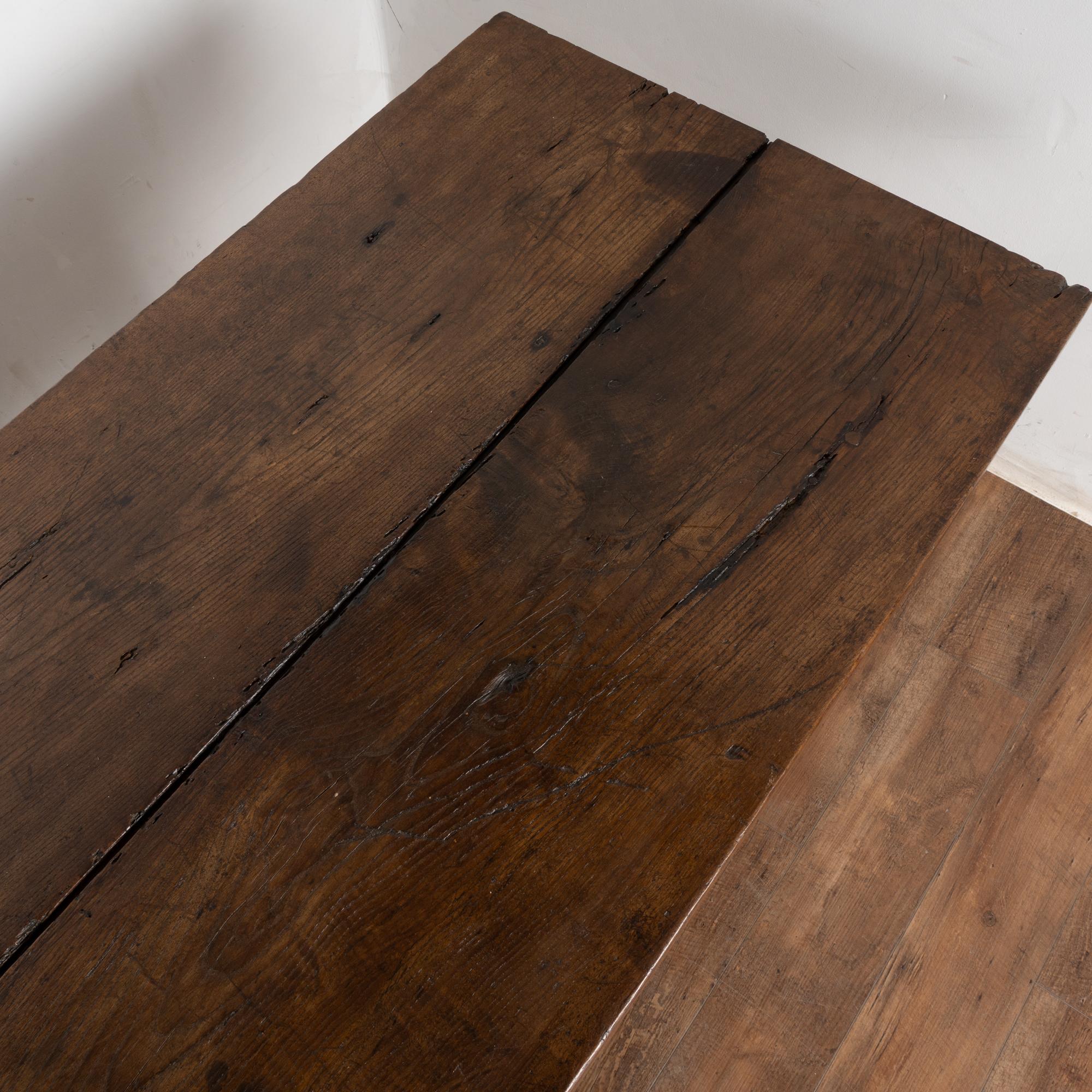 Late 18th Century Three Drawer Oak Console Table, Portugal For Sale 4