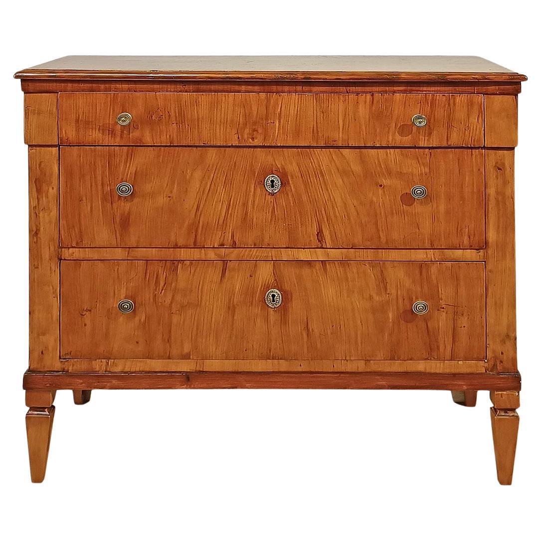 LATE 18th CENTURY TUSCAN NEOCLASSICAL CHEST OF DRAWERS IN CHERRY