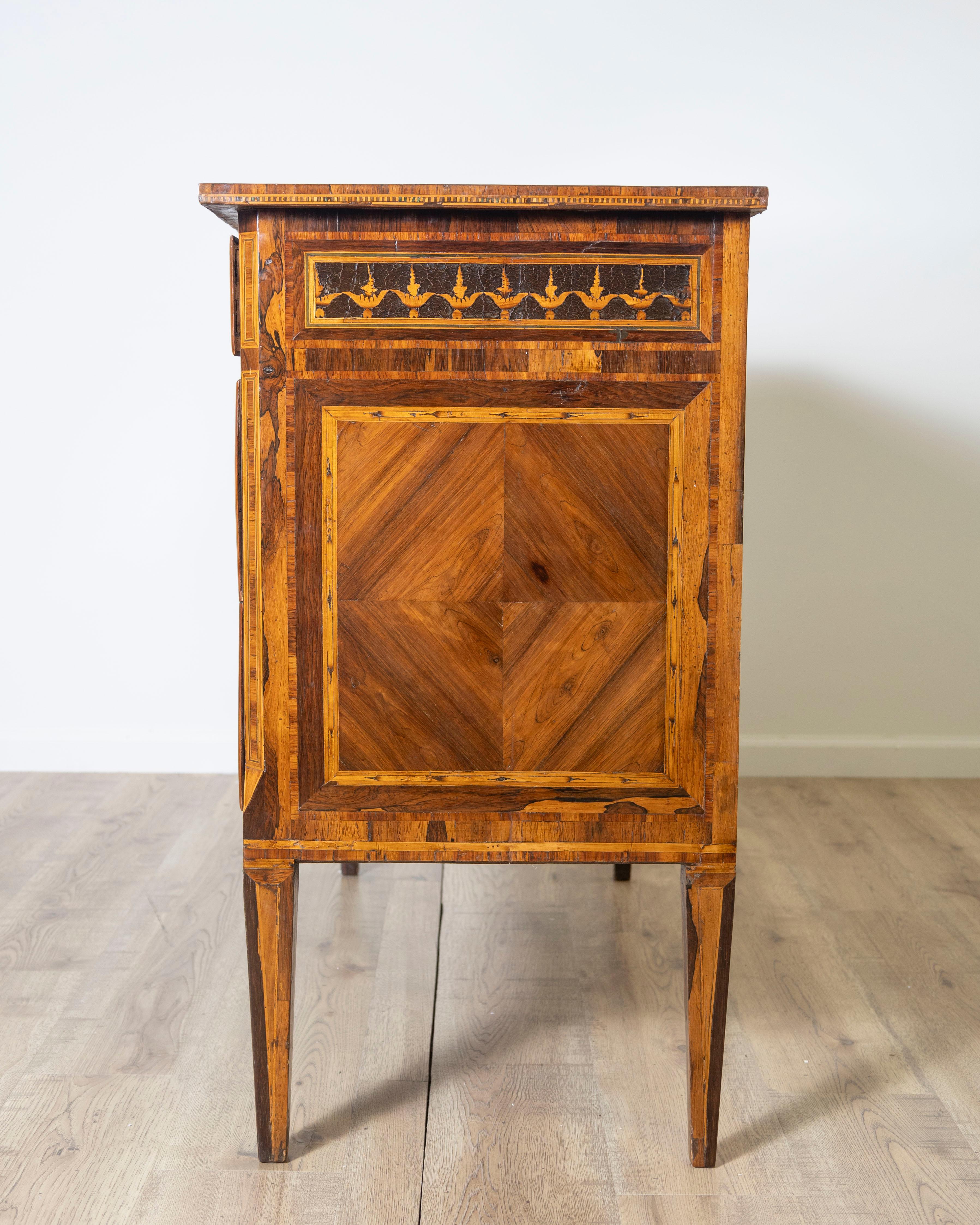 Late 18th Century Veneered Louis XVI Chest Of Drawers For Sale 5
