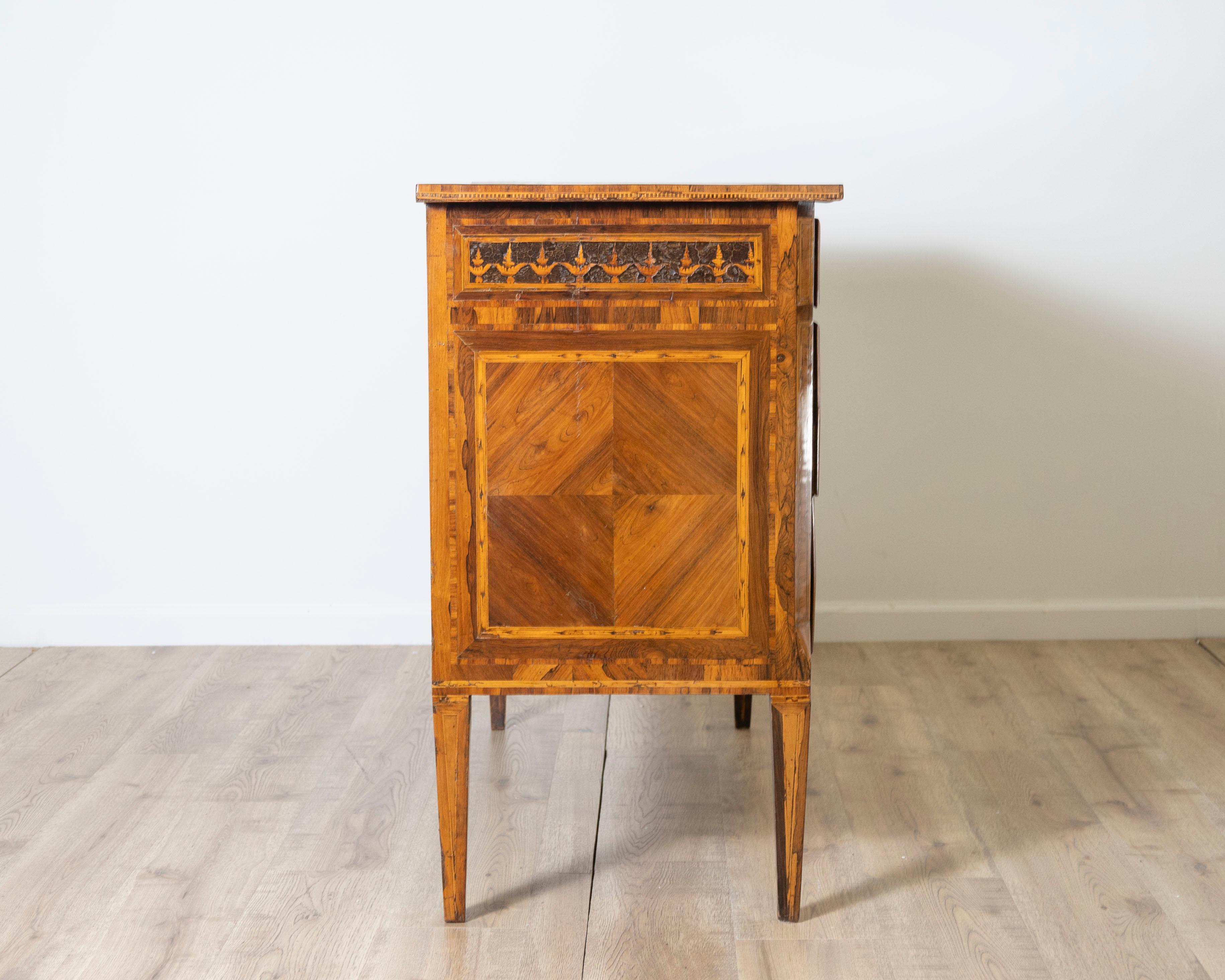 Late 18th Century Veneered Louis XVI Chest Of Drawers For Sale 1