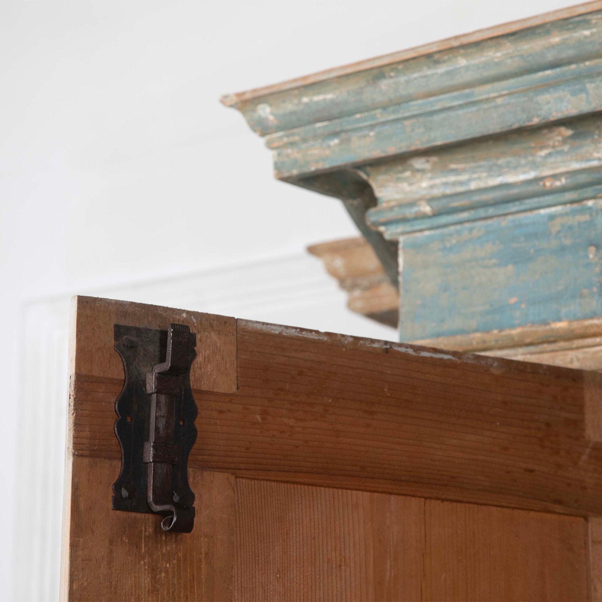Late 18th Century Venetian Armoire 10