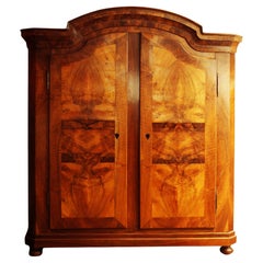 Armadi e guardaroba in Wood