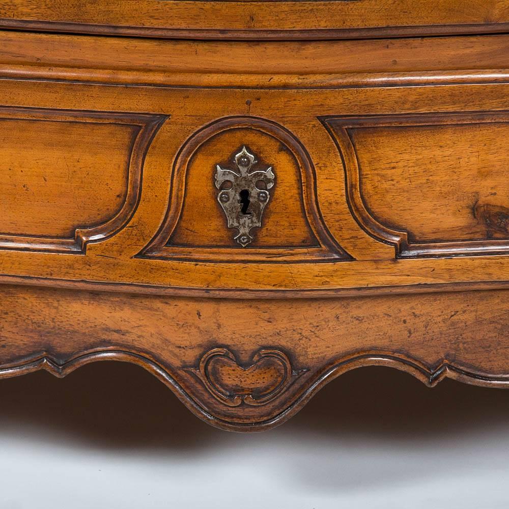 French Late 18th Century Walnut Bombé Commode For Sale
