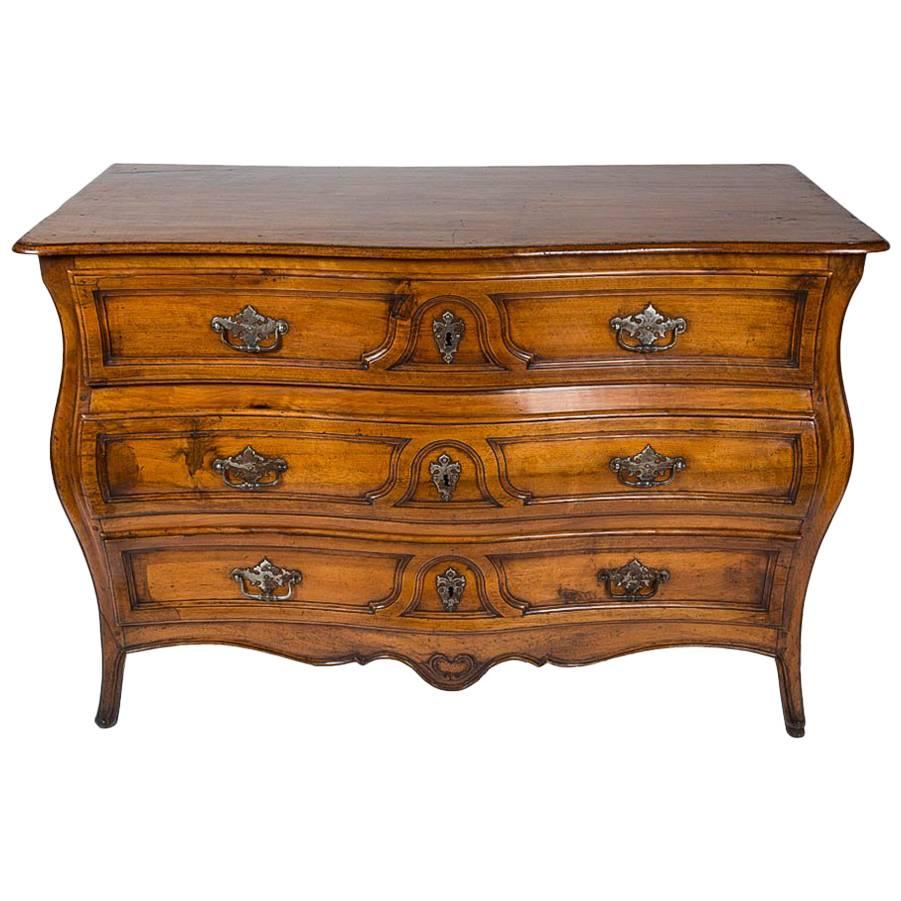 Late 18th Century Walnut Bombé Commode For Sale