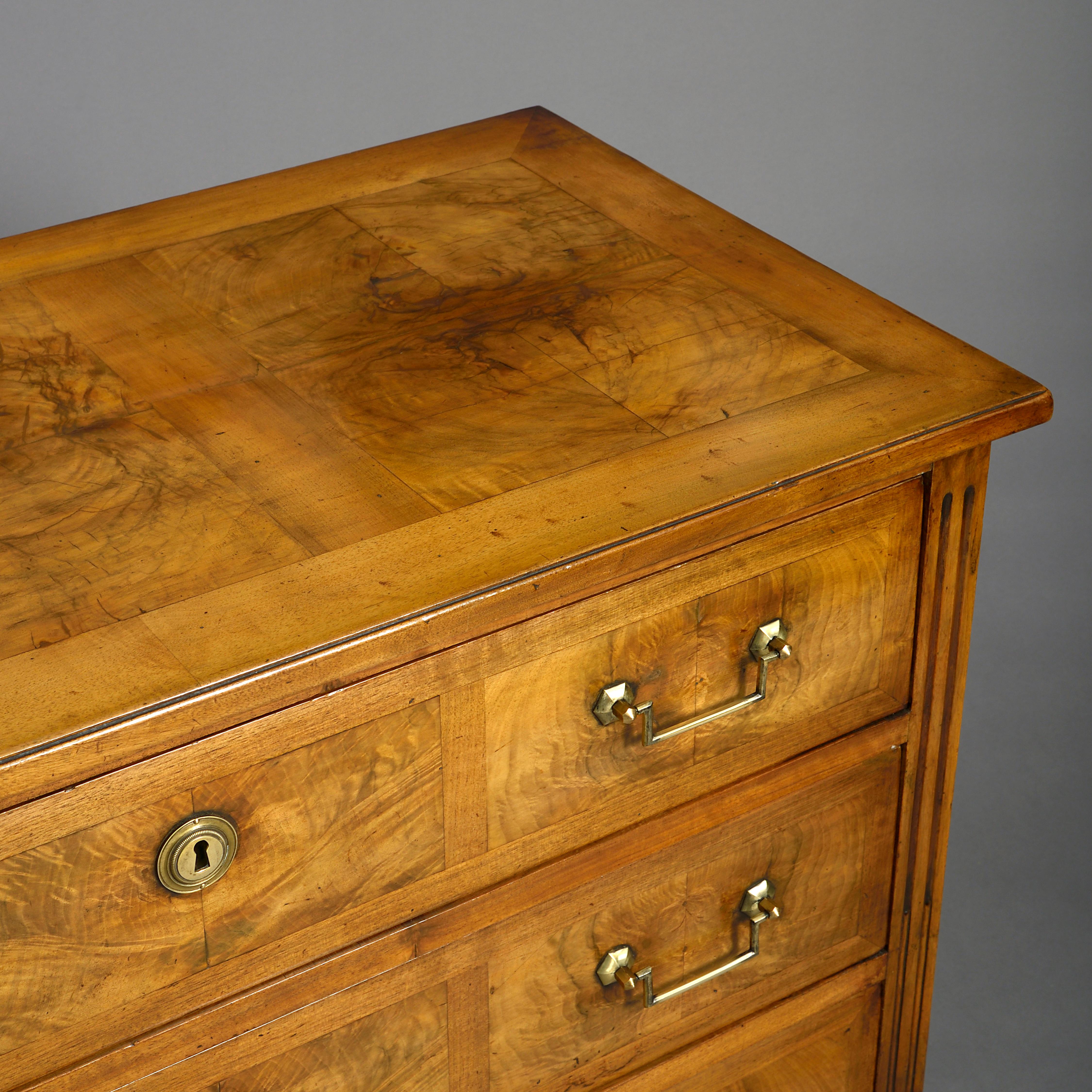 Late 18th Century Walnut Commode In Good Condition In London, GB