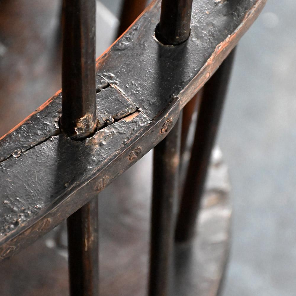 Chaise galloise à dossier en peigne de la fin du XVIIIe siècle  en vente 4