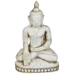 Fin du XVIIIe siècle Statue de Bouddha en albâtre blanc sculpté de style Ava