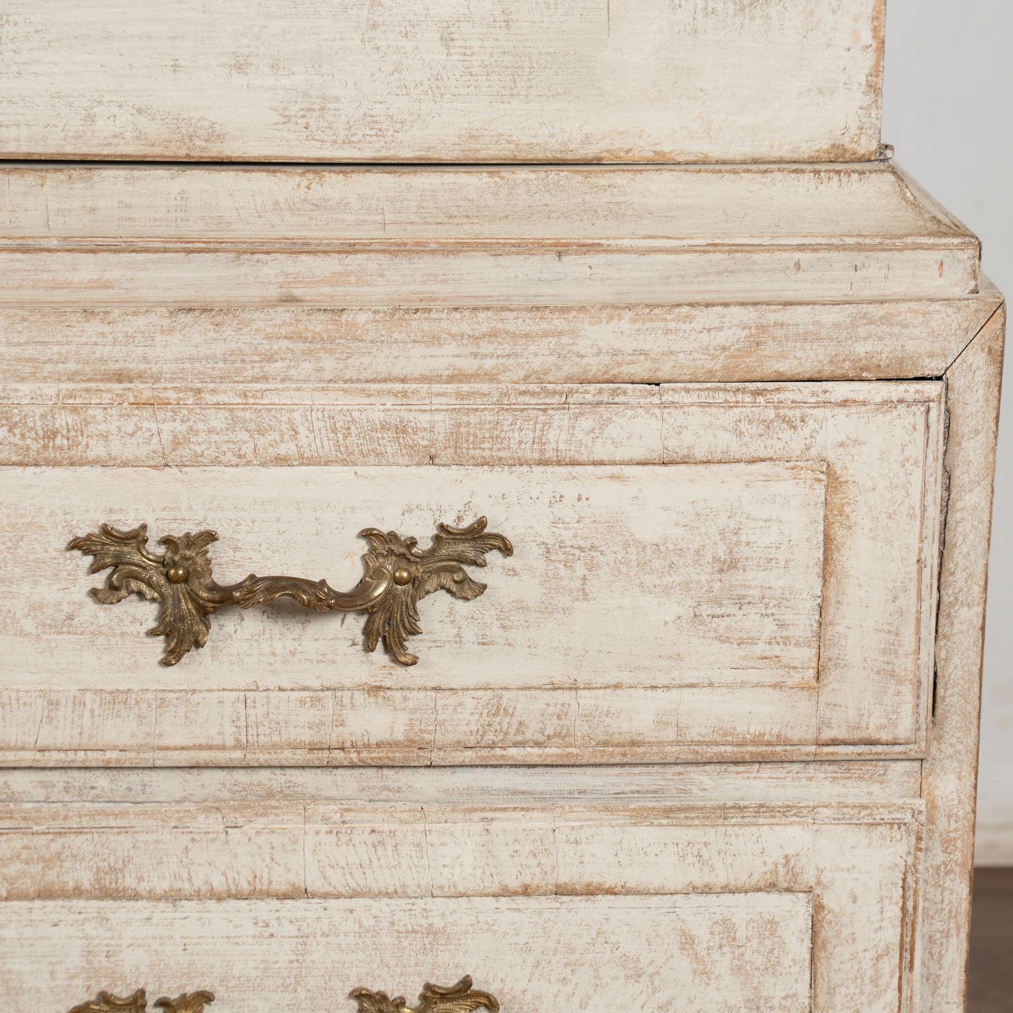 Vetrina in pino svedese bianco della fine del XVIII secolo in vendita 4