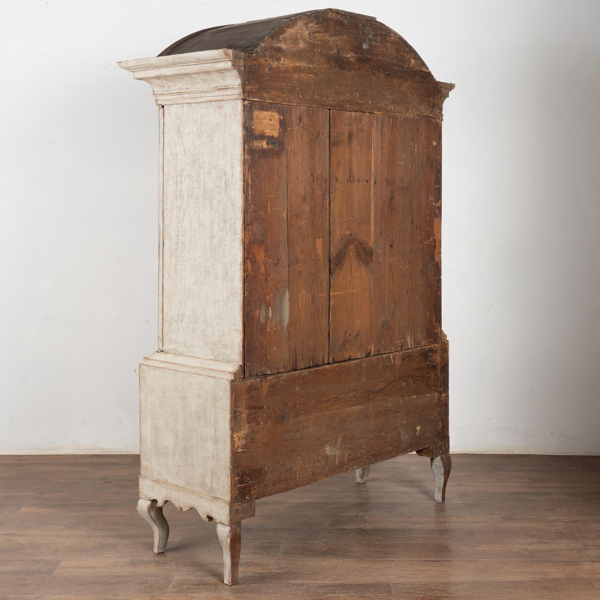 Vetrina in pino svedese bianco della fine del XVIII secolo in vendita 8