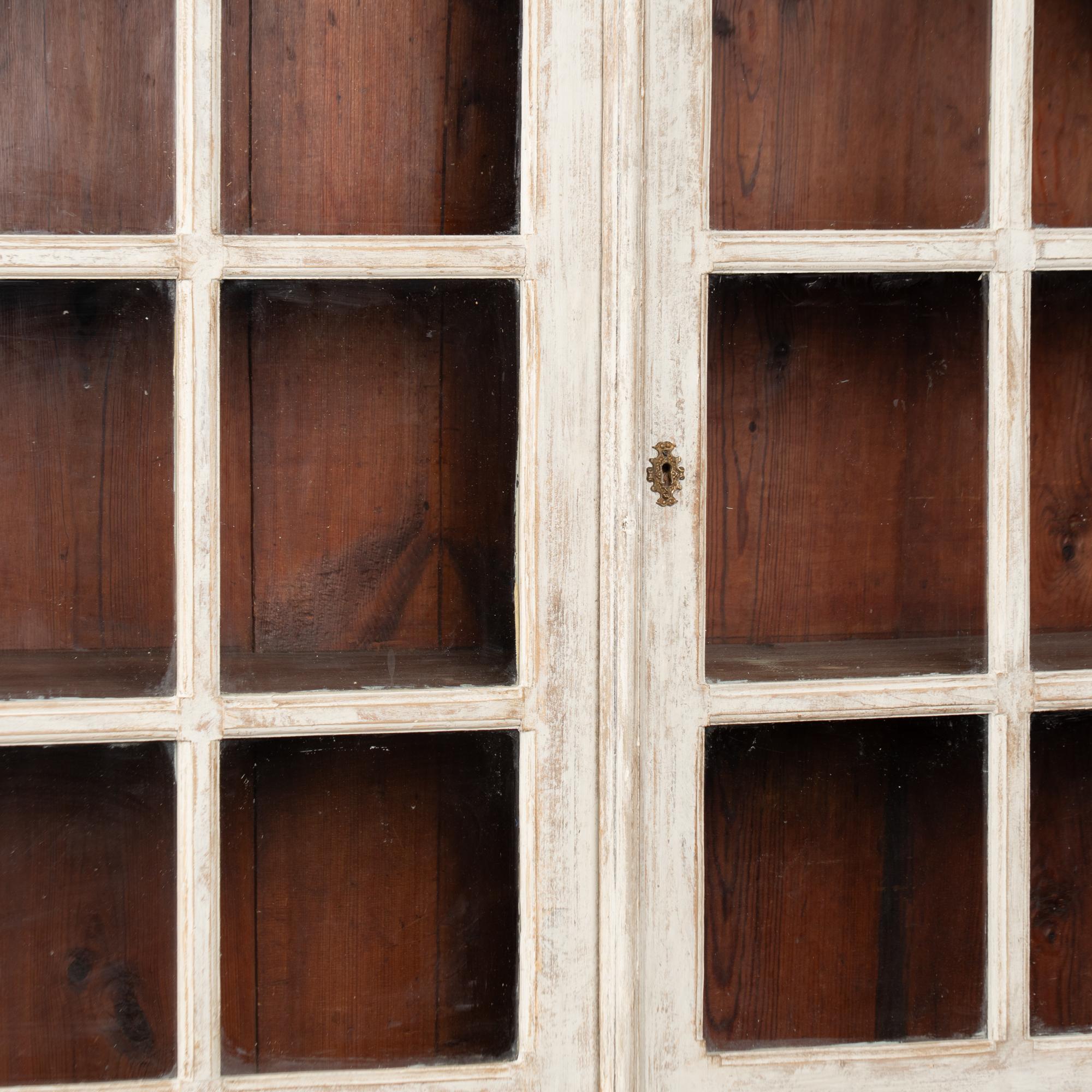 Vetrina in pino svedese bianco della fine del XVIII secolo in vendita 1