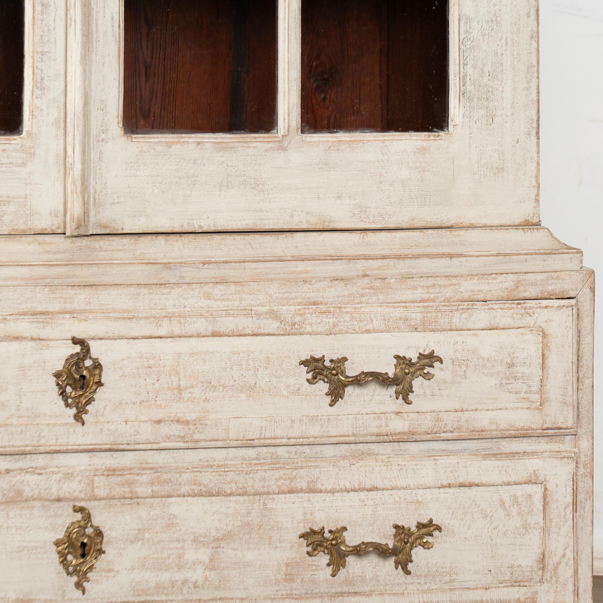 Vetrina in pino svedese bianco della fine del XVIII secolo in vendita 2