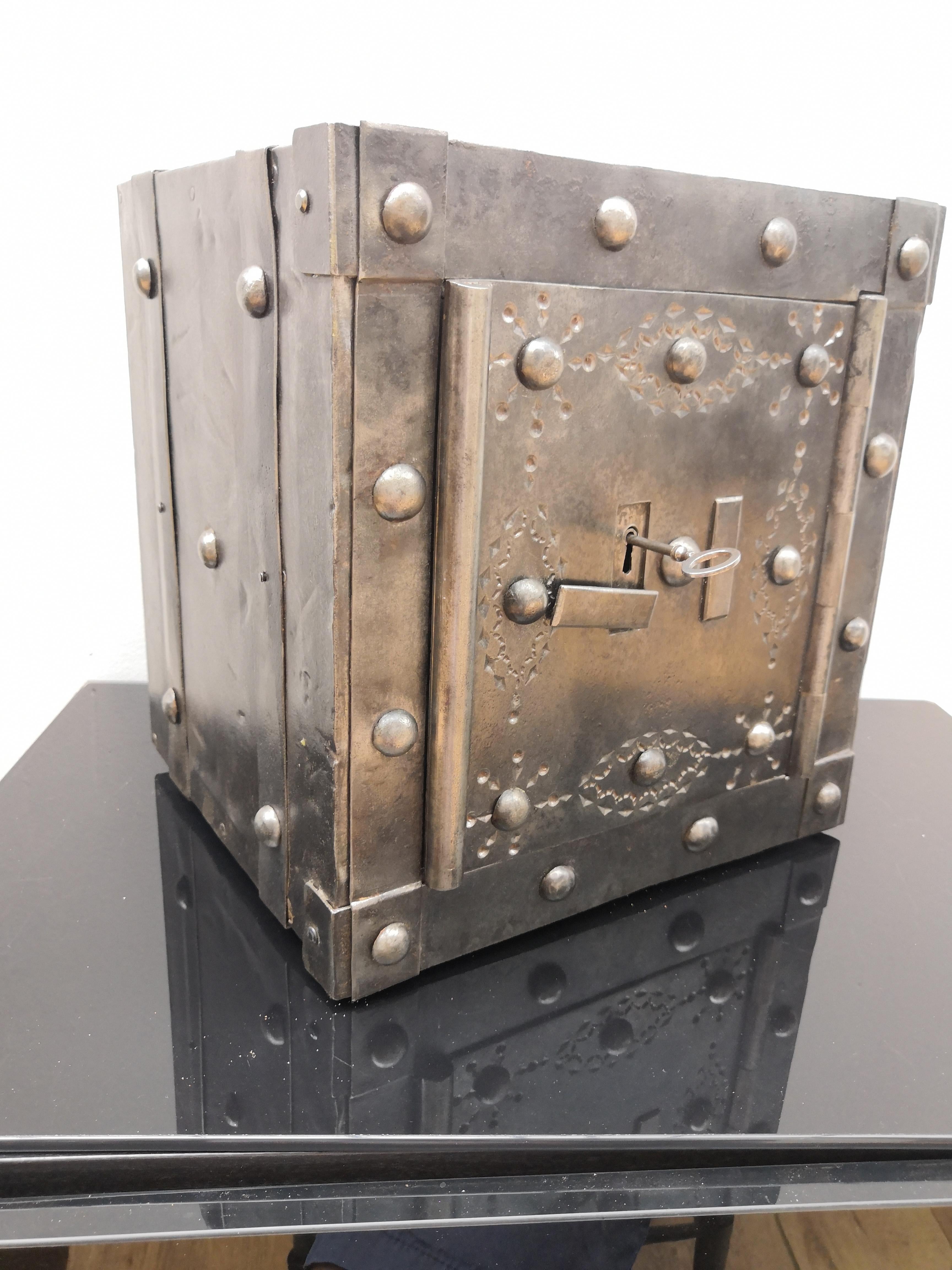 Late 18th Century Wrought Iron Italian Antique Hobnail Studded Safe Strongbox 3