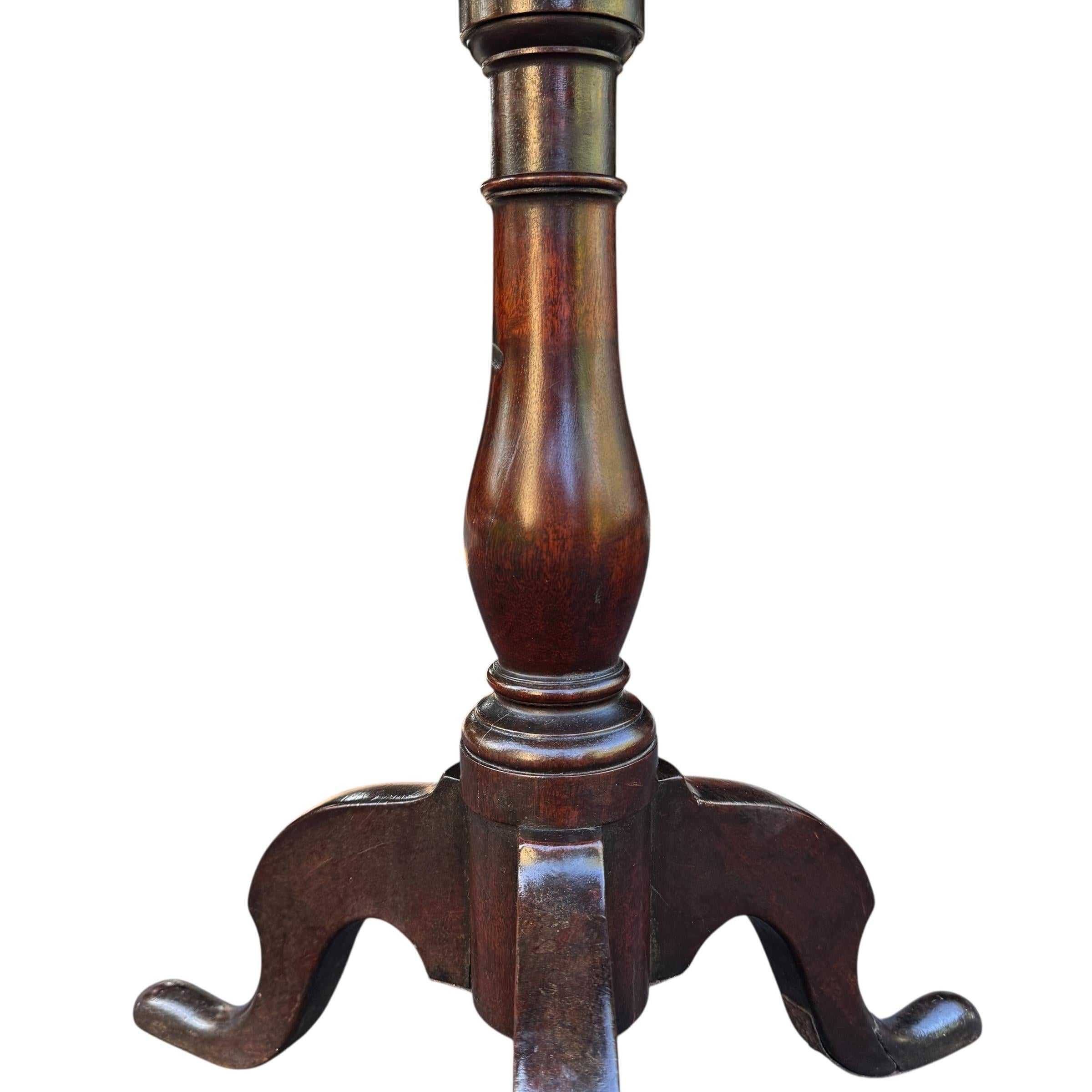 Mahogany Late 18th/Early 19th Century American Tilt-Top Table For Sale