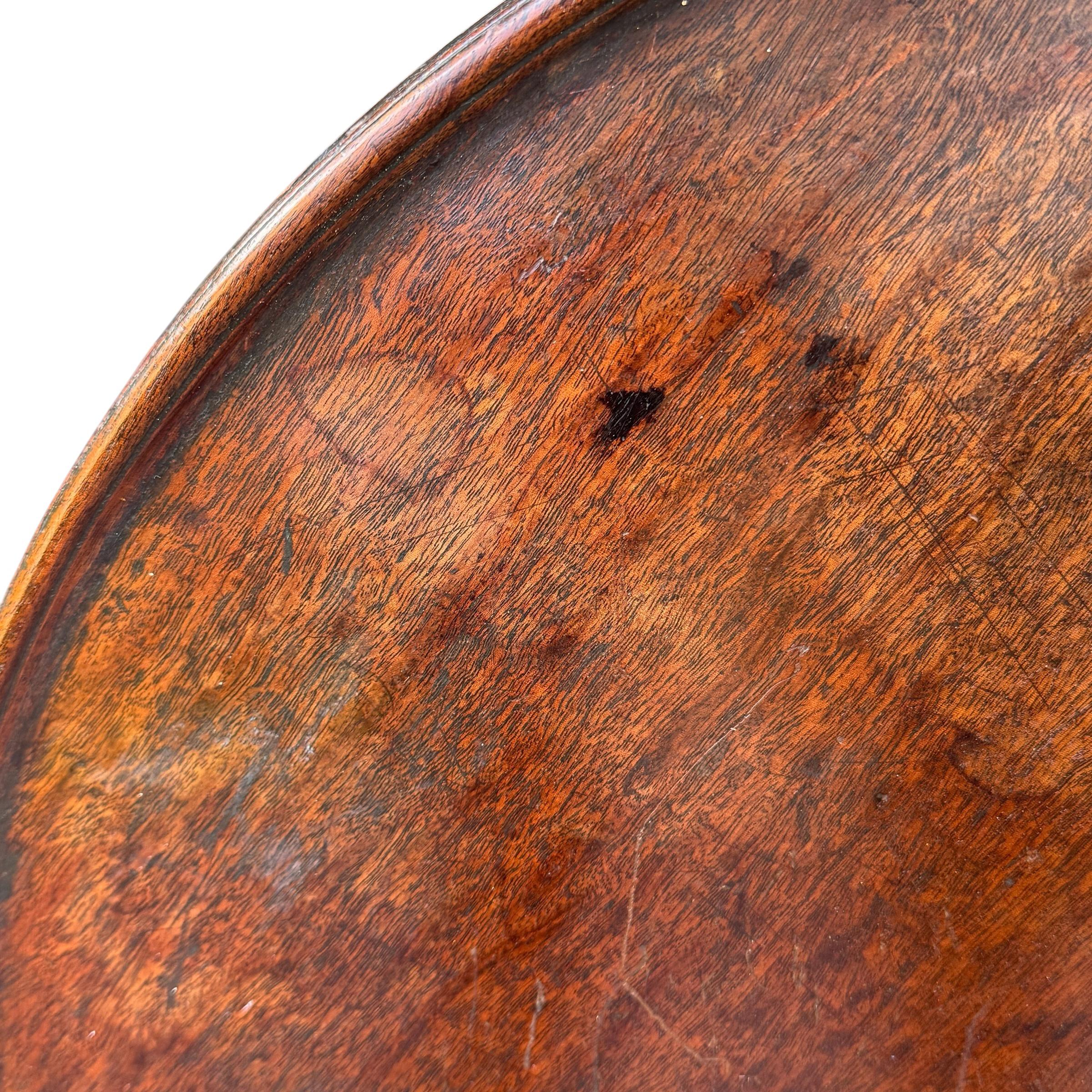 Late 18th/Early 19th Century American Tilt-Top Table For Sale 3