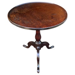 Late 18th/Early 19th Century American Tilt-Top Table