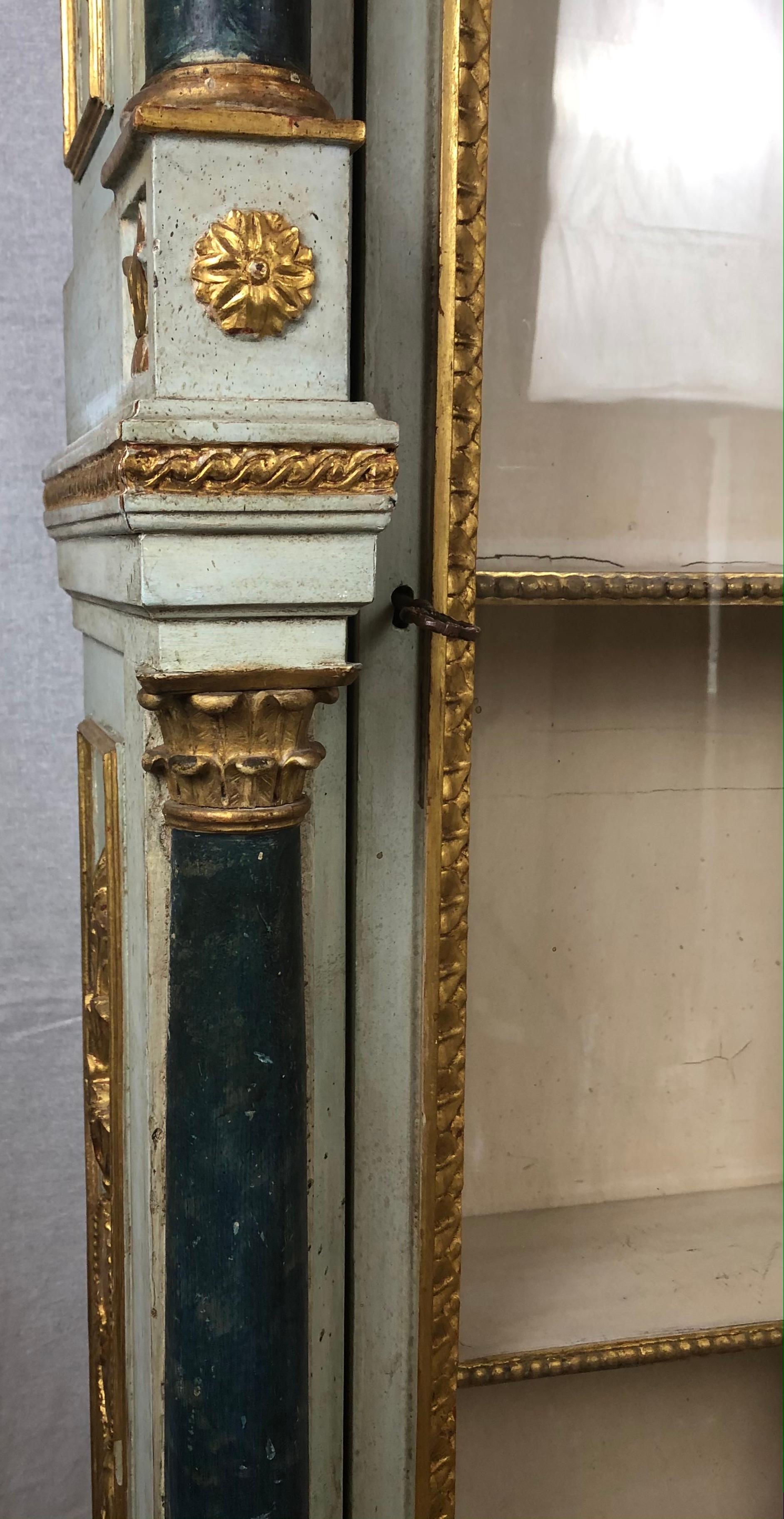 Late 18th-Early 19th Century Carved Painted and Gilt Wood Venetian Cabinet For Sale 4