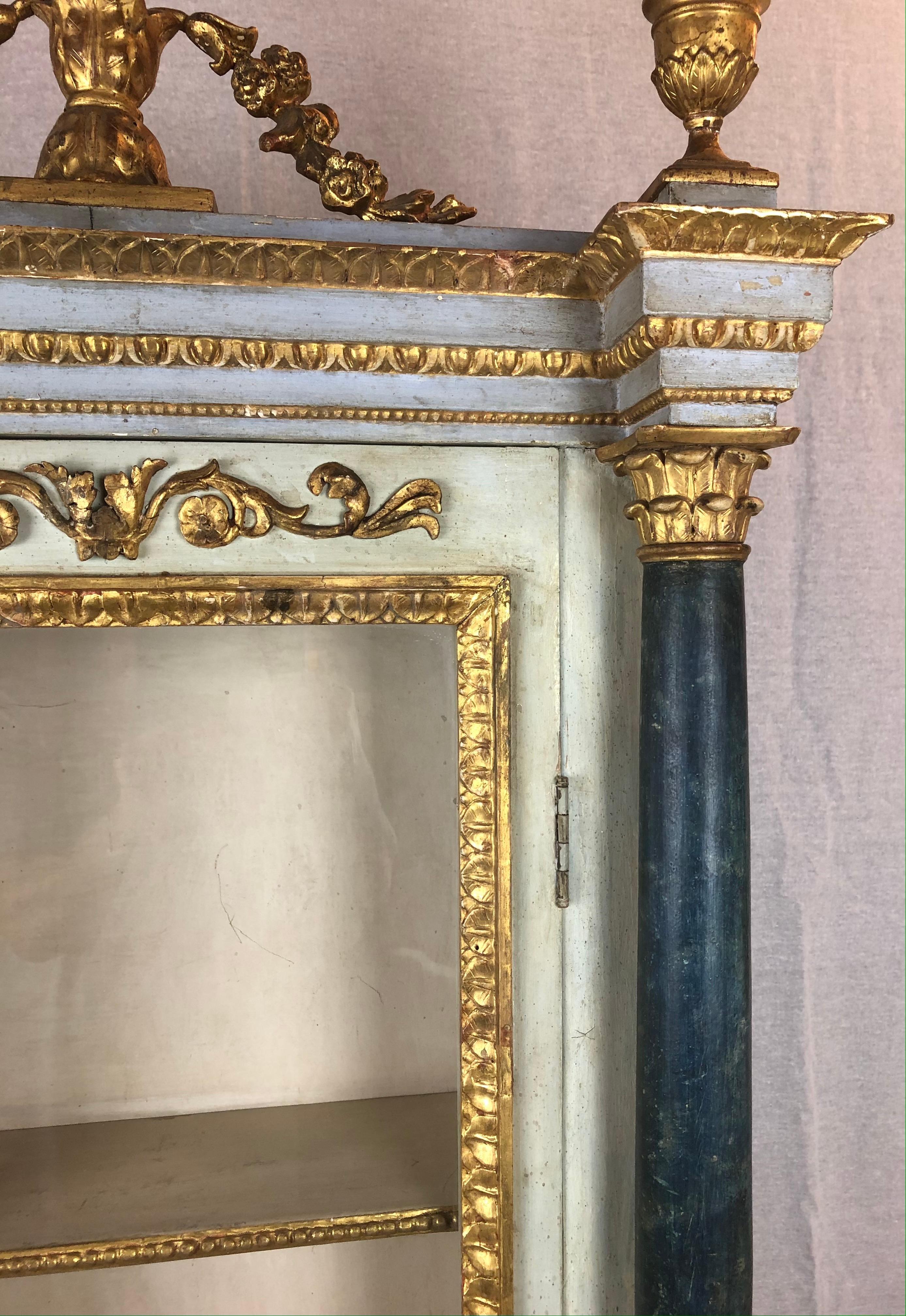 Late 18th-Early 19th Century Carved Painted and Gilt Wood Venetian Cabinet In Good Condition For Sale In Miami, FL