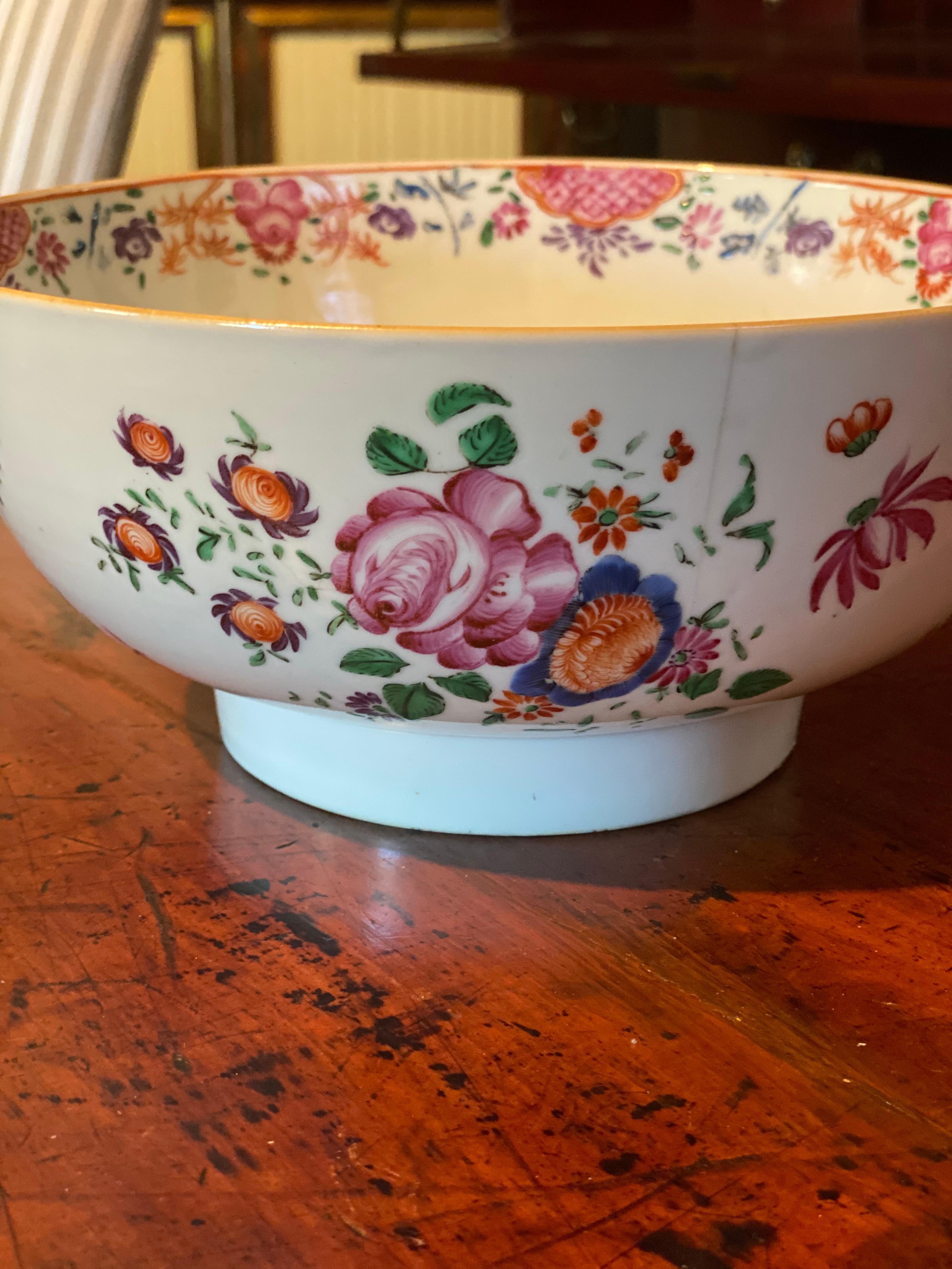 Hong Kong Late 18th- Early 19th Century Chinese Export Punch Bowl with Flowers For Sale