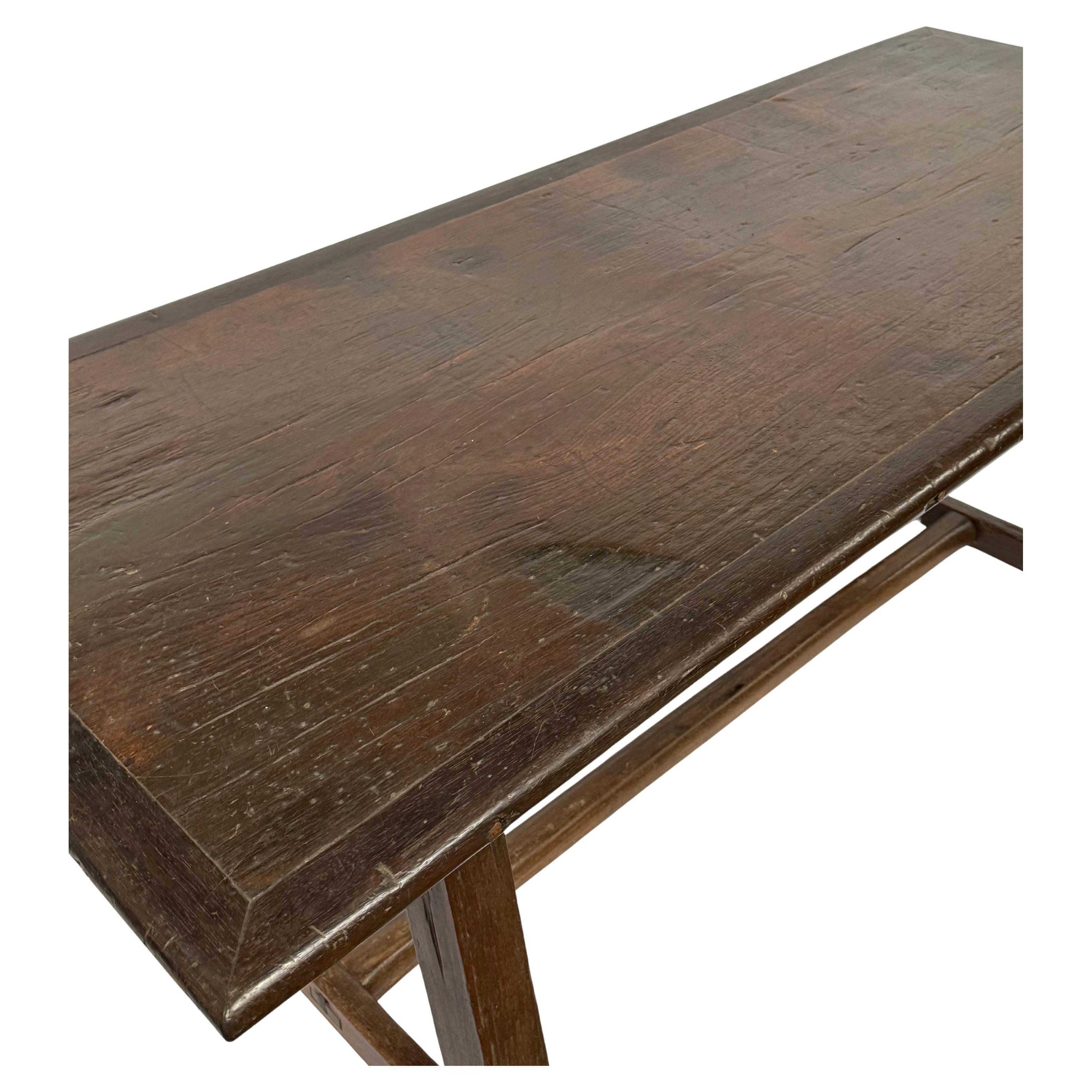 Bois Table de salle à manger coloniale de la fin du 18e siècle / début du 19e siècle en vente