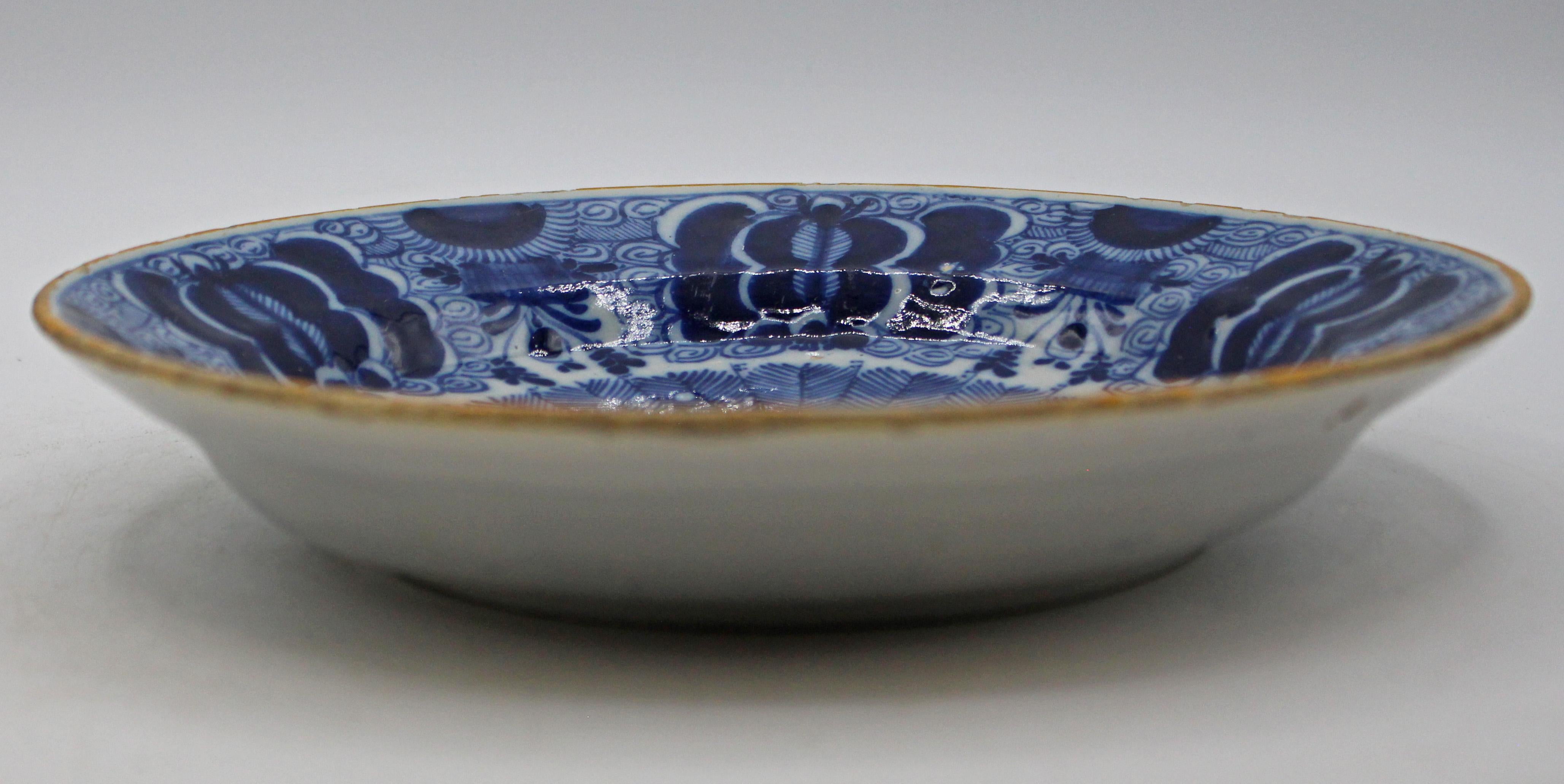 Piatto con piume di pavone blu e bianco di Delft della fine del XVIII-inizio del XIX secolo In condizioni buone in vendita a Chapel Hill, NC