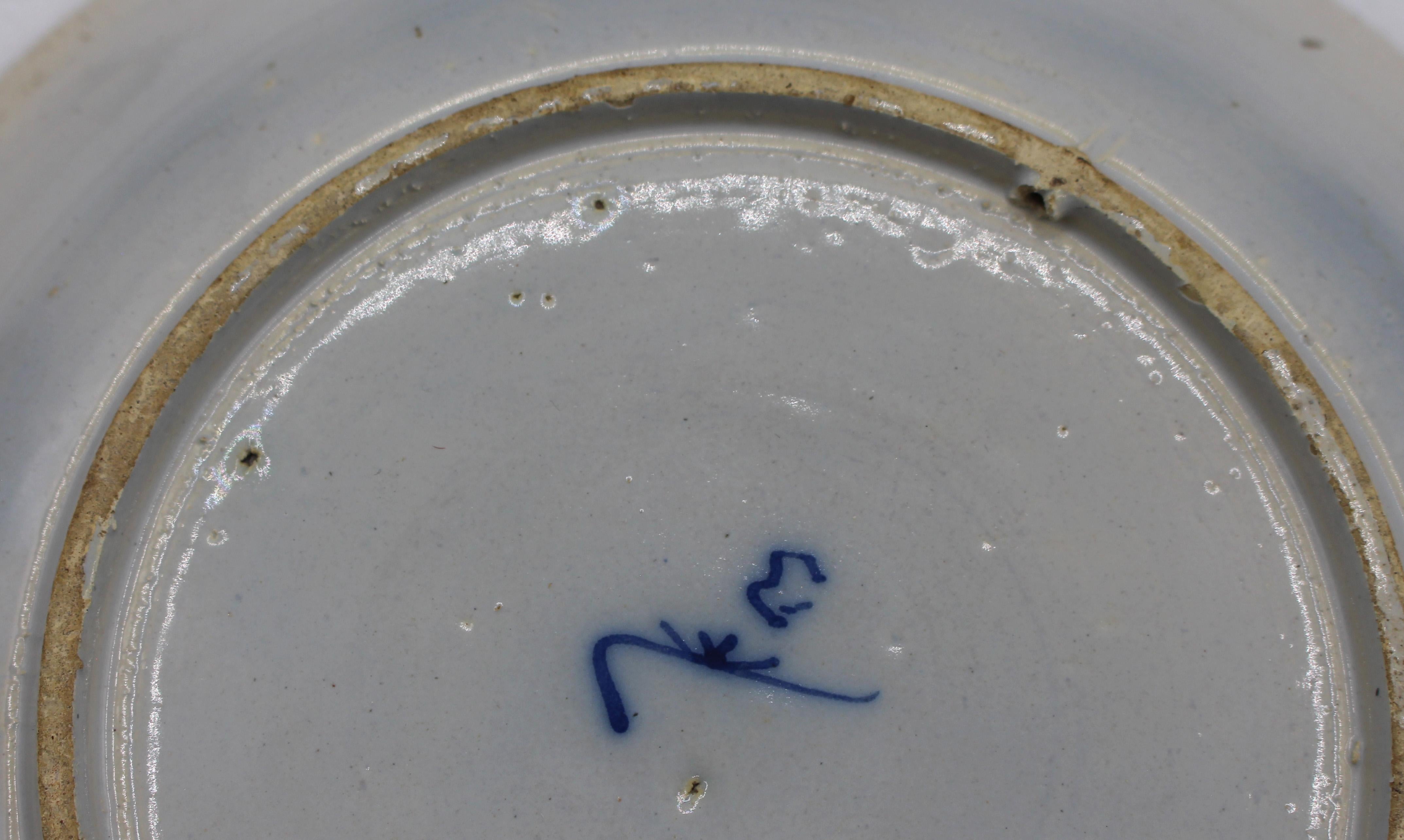 Piatto con piume di pavone blu e bianco di Delft della fine del XVIII-inizio del XIX secolo in vendita 2